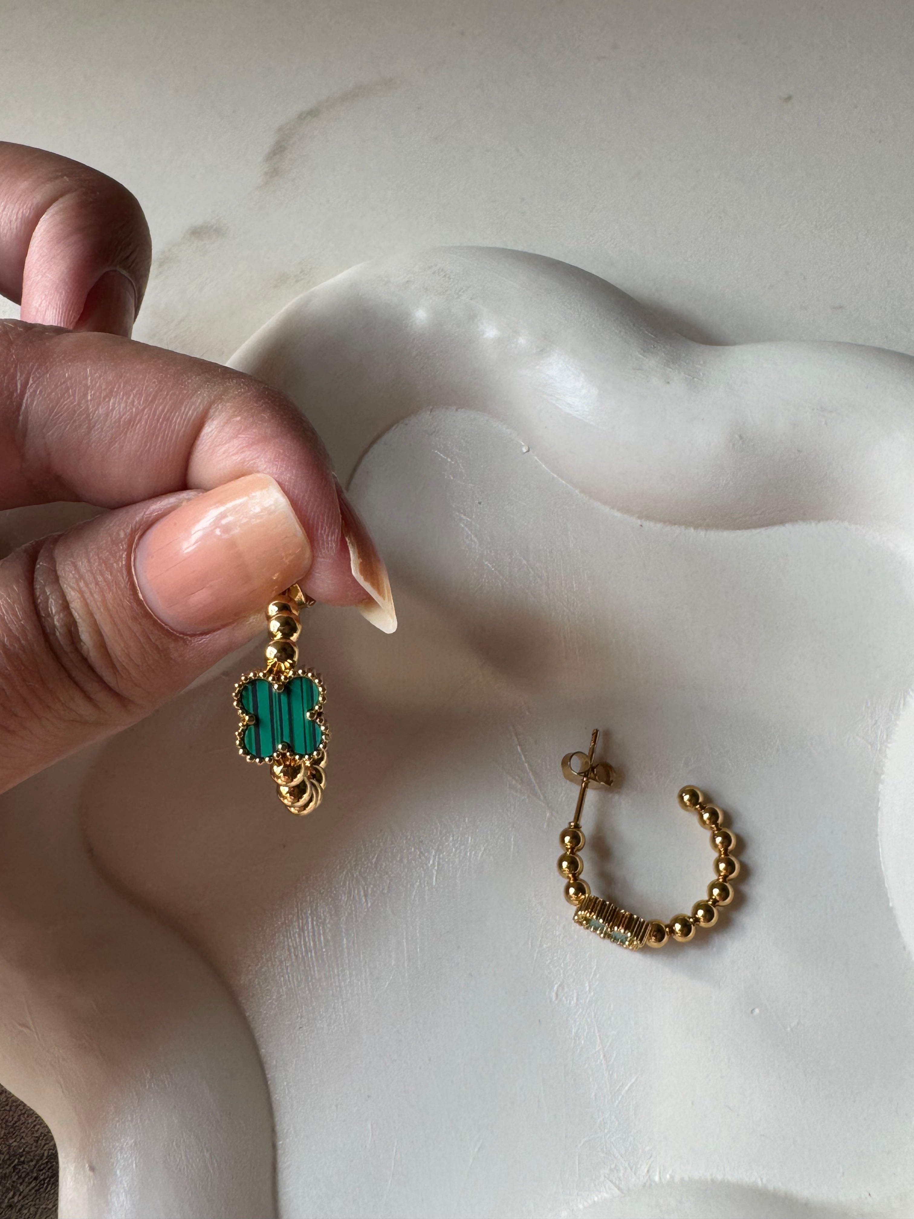 Van cleef Signature Hoops - Turquoise