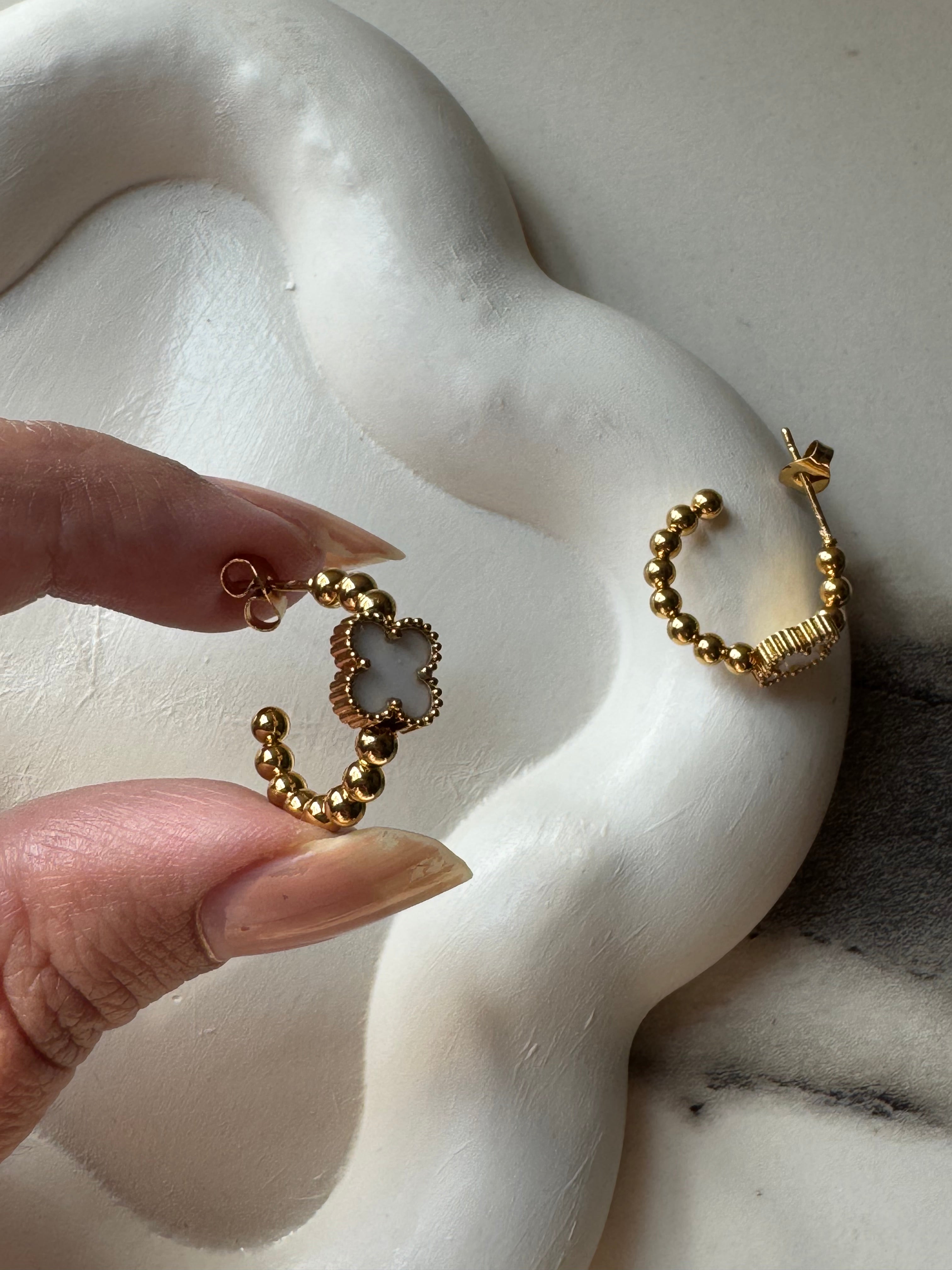 Van cleef Signature Hoops - White