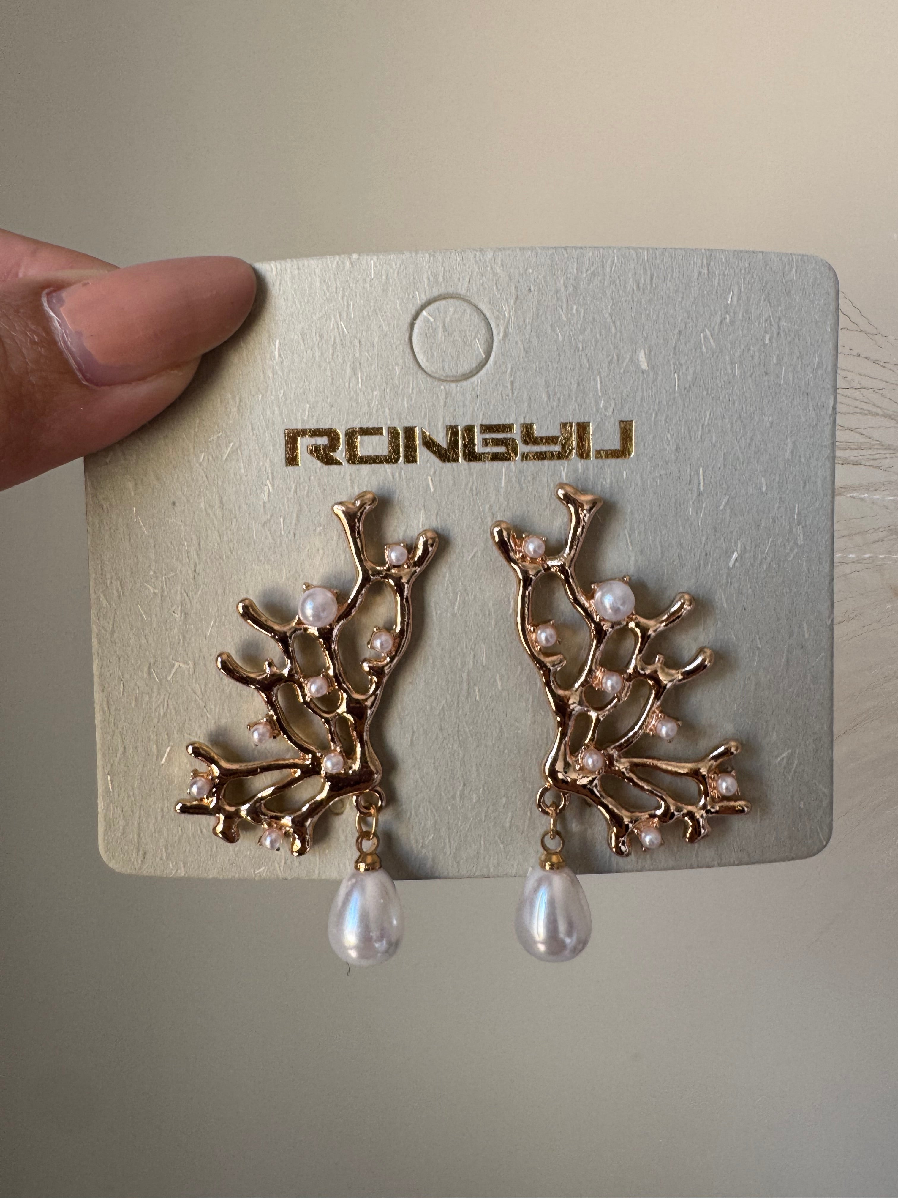 Luna Pearls Earrings