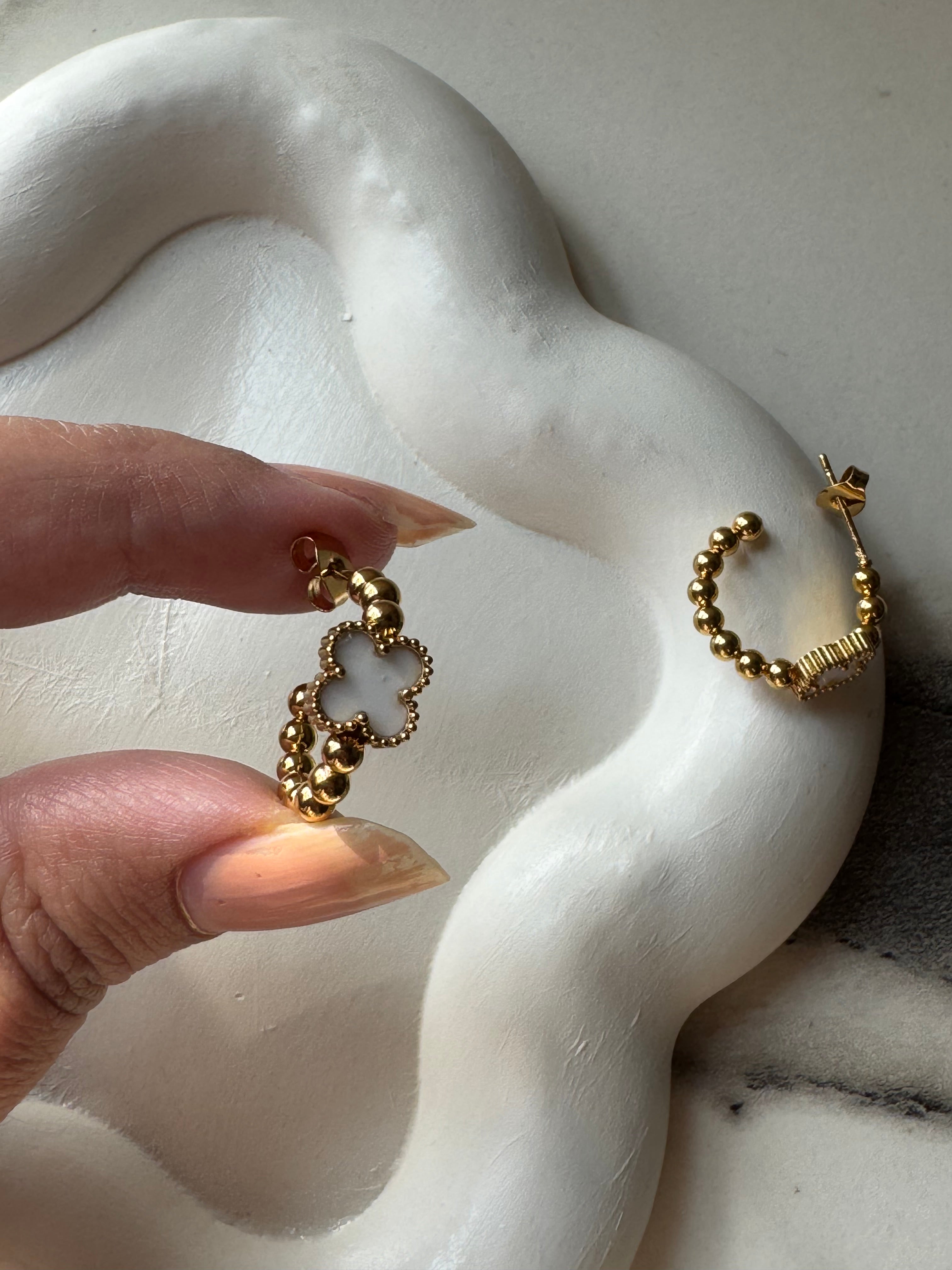 Van cleef Signature Hoops - White