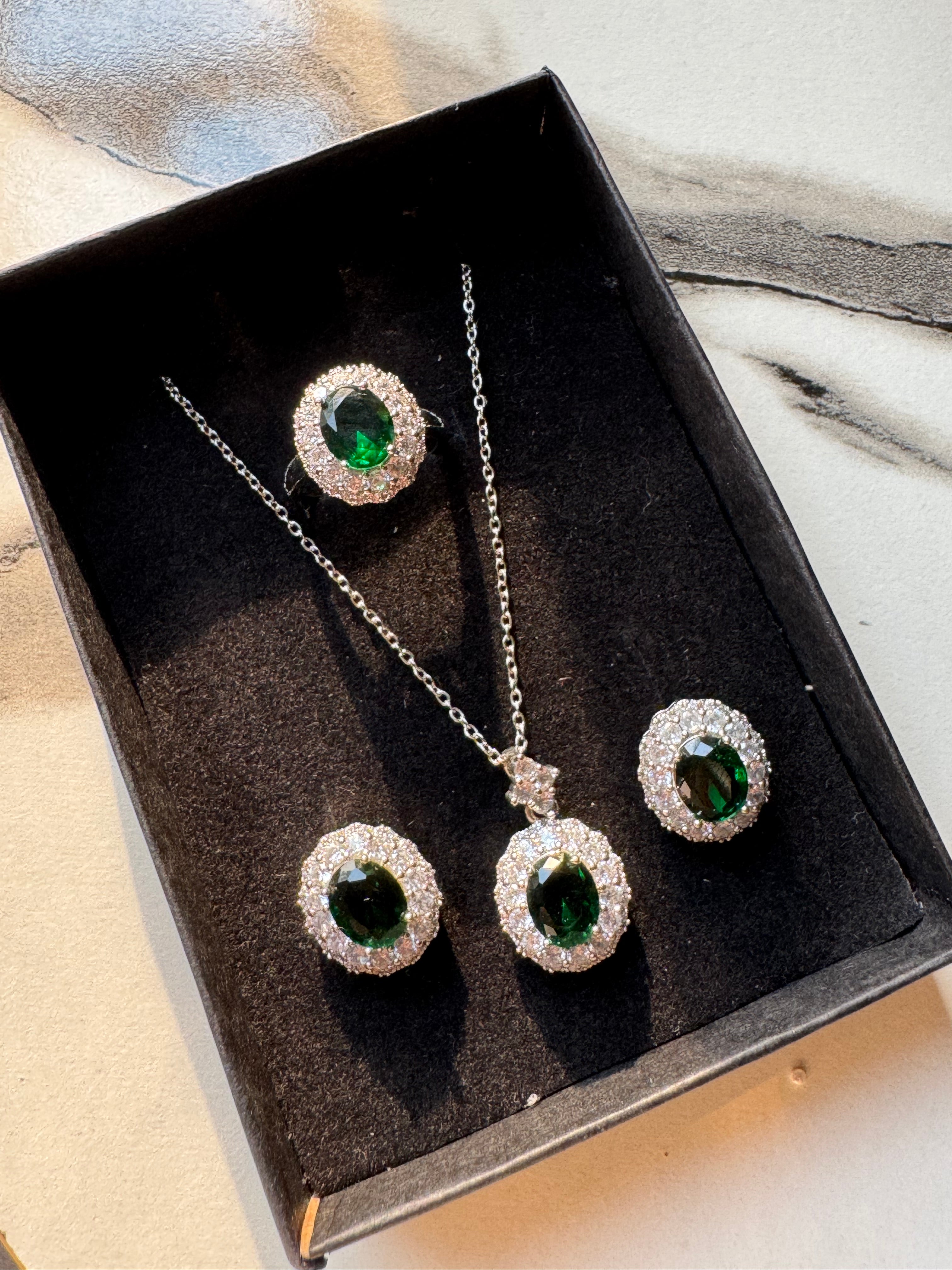 Emerald Green Set with Ring