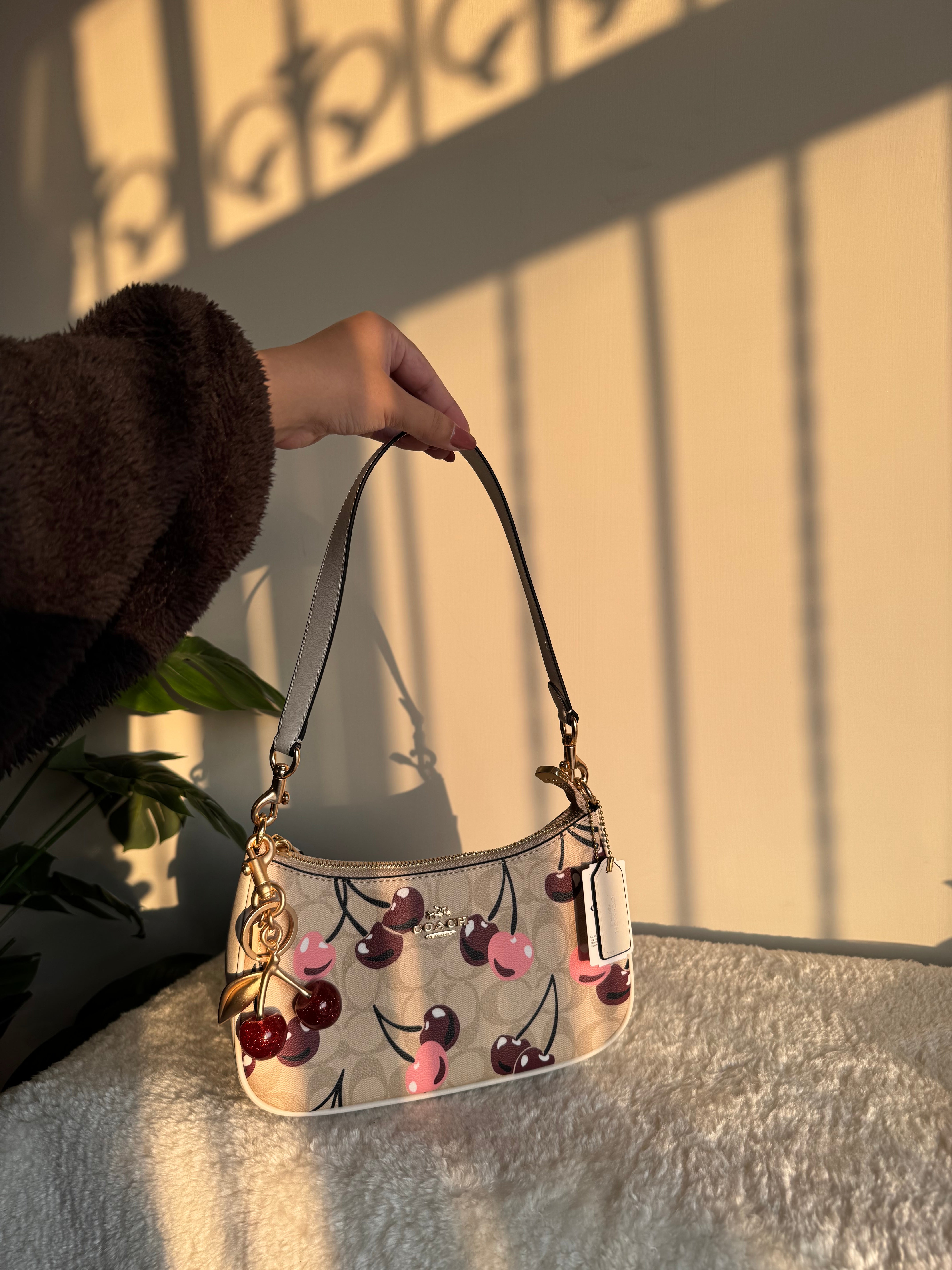 COACH TERI PREMIUM with Coach Cherry Charm (Cherry Off White) - BOX PACKING