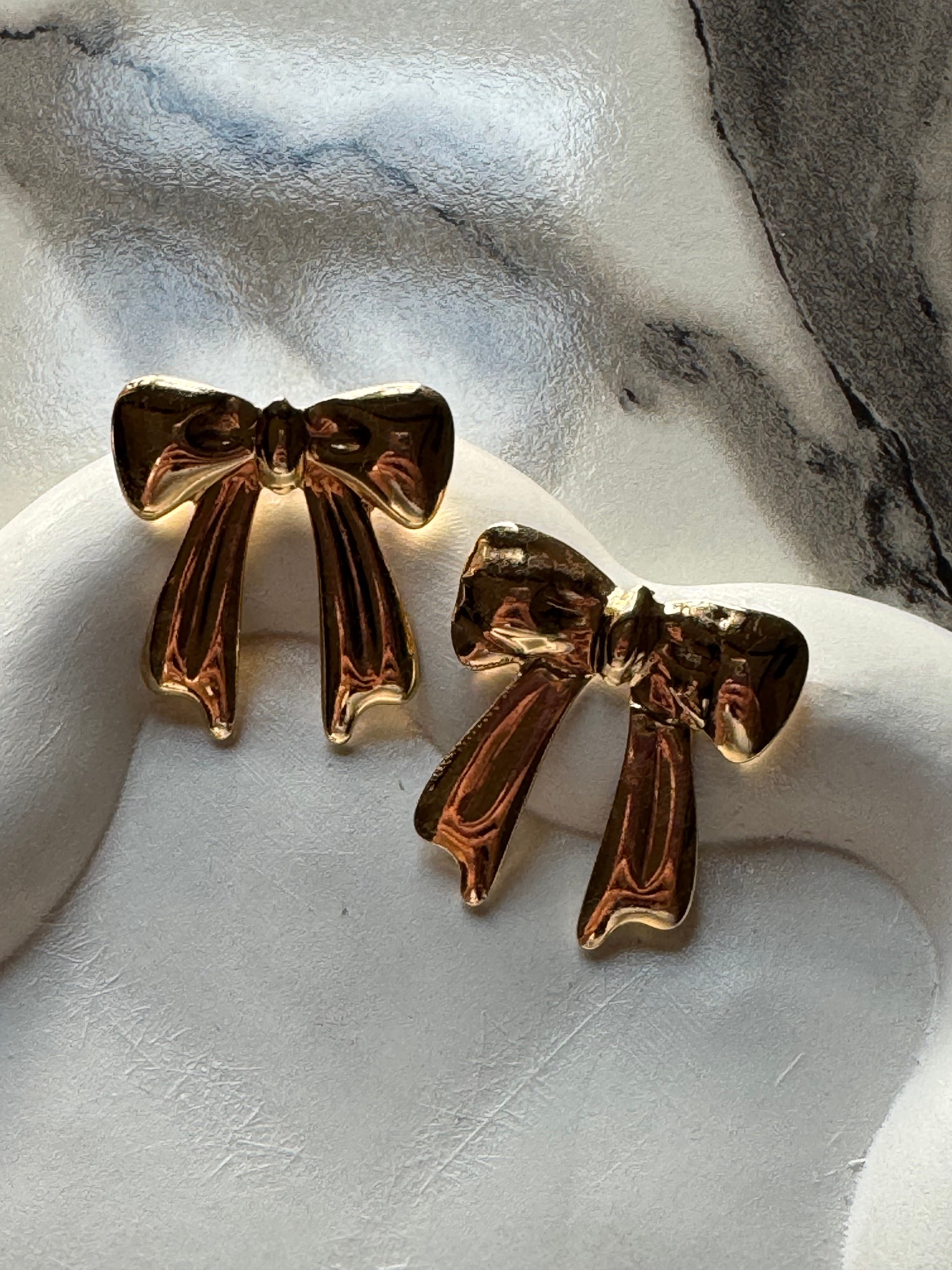 Gleaming Bows Earrings - 18K Gold Plated