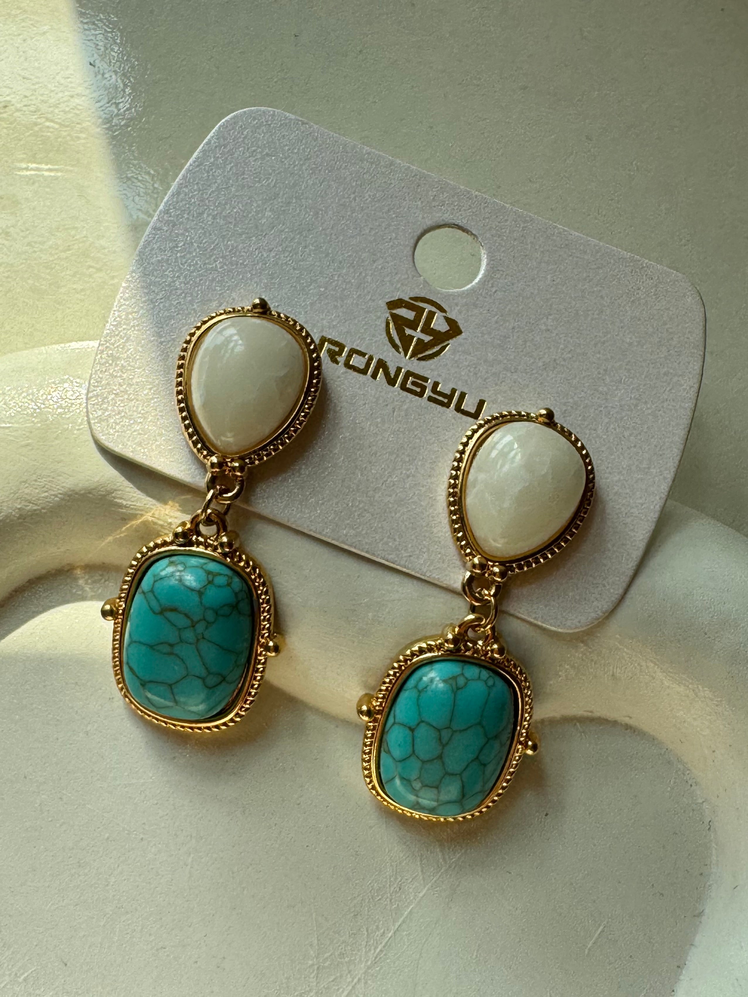 Ivory Breeze - White & Turquoise
