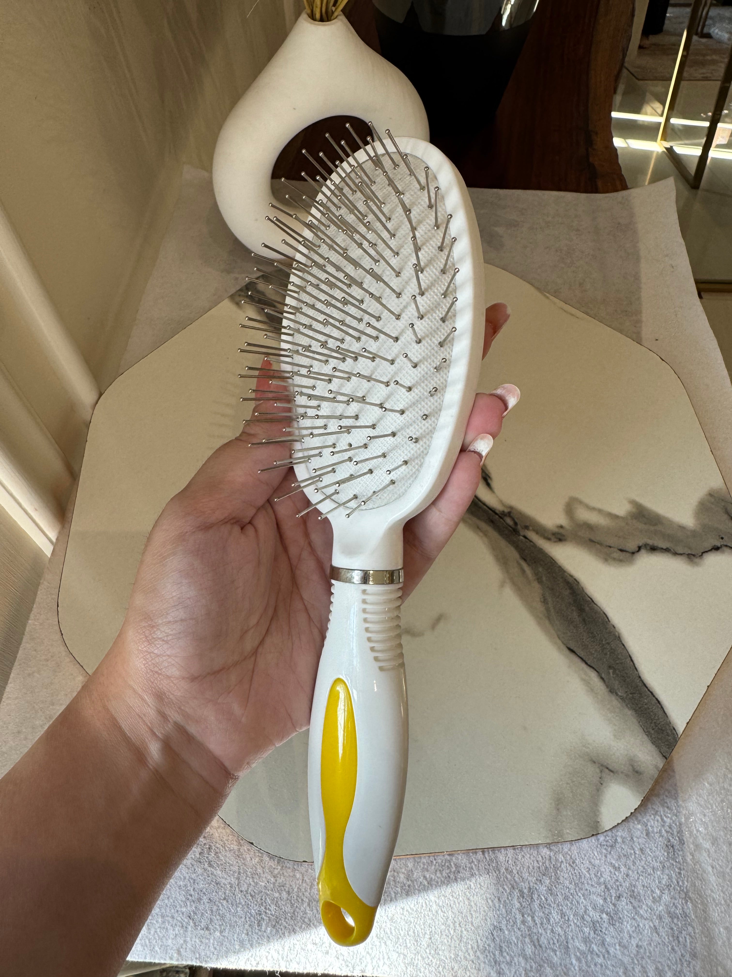 Softest Yellow & White Brush