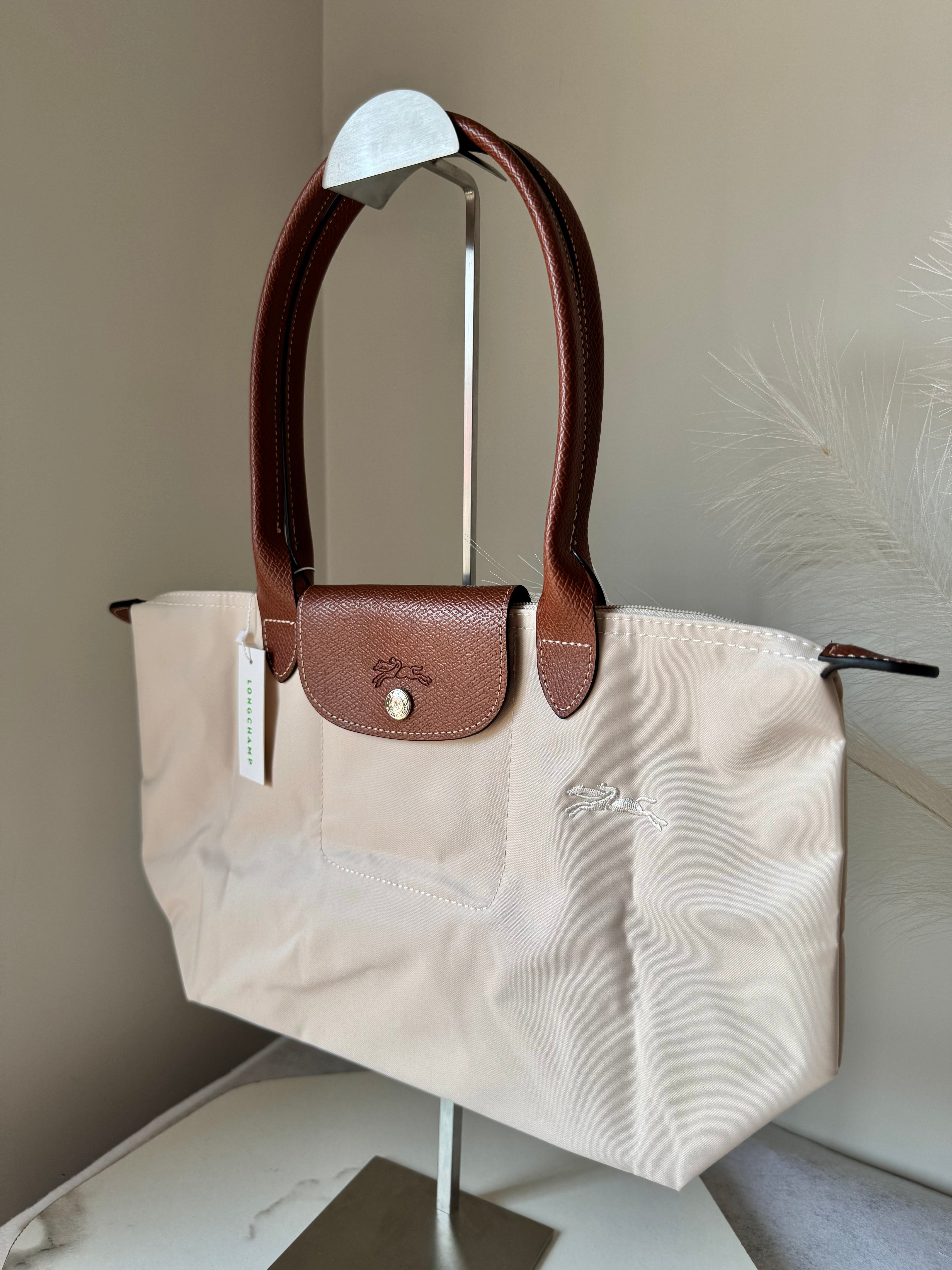 Longchamp Tote MEDIUM - Paper White (WITH BRAND LOGO)