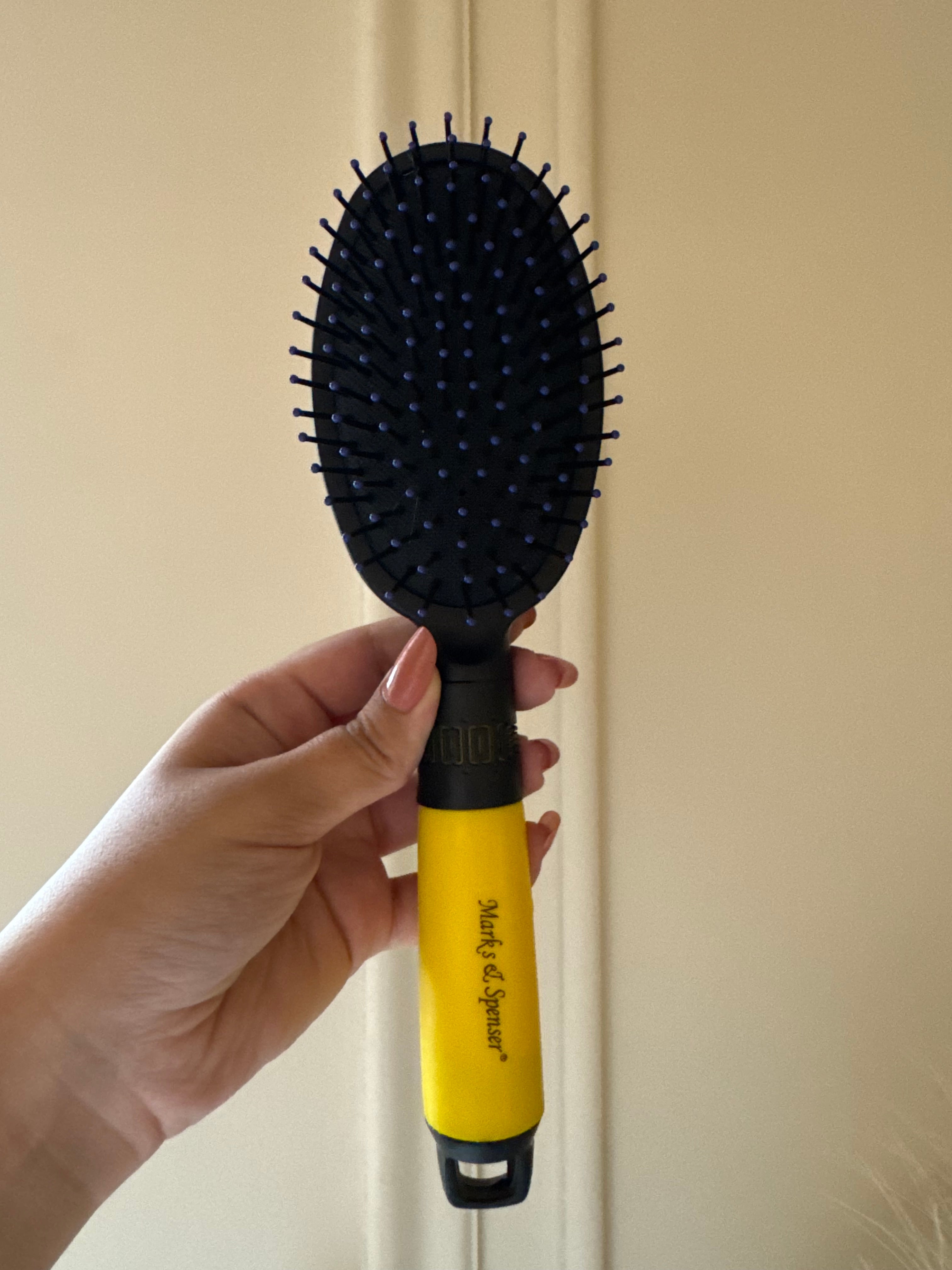 Softest Black & Yellow Brush