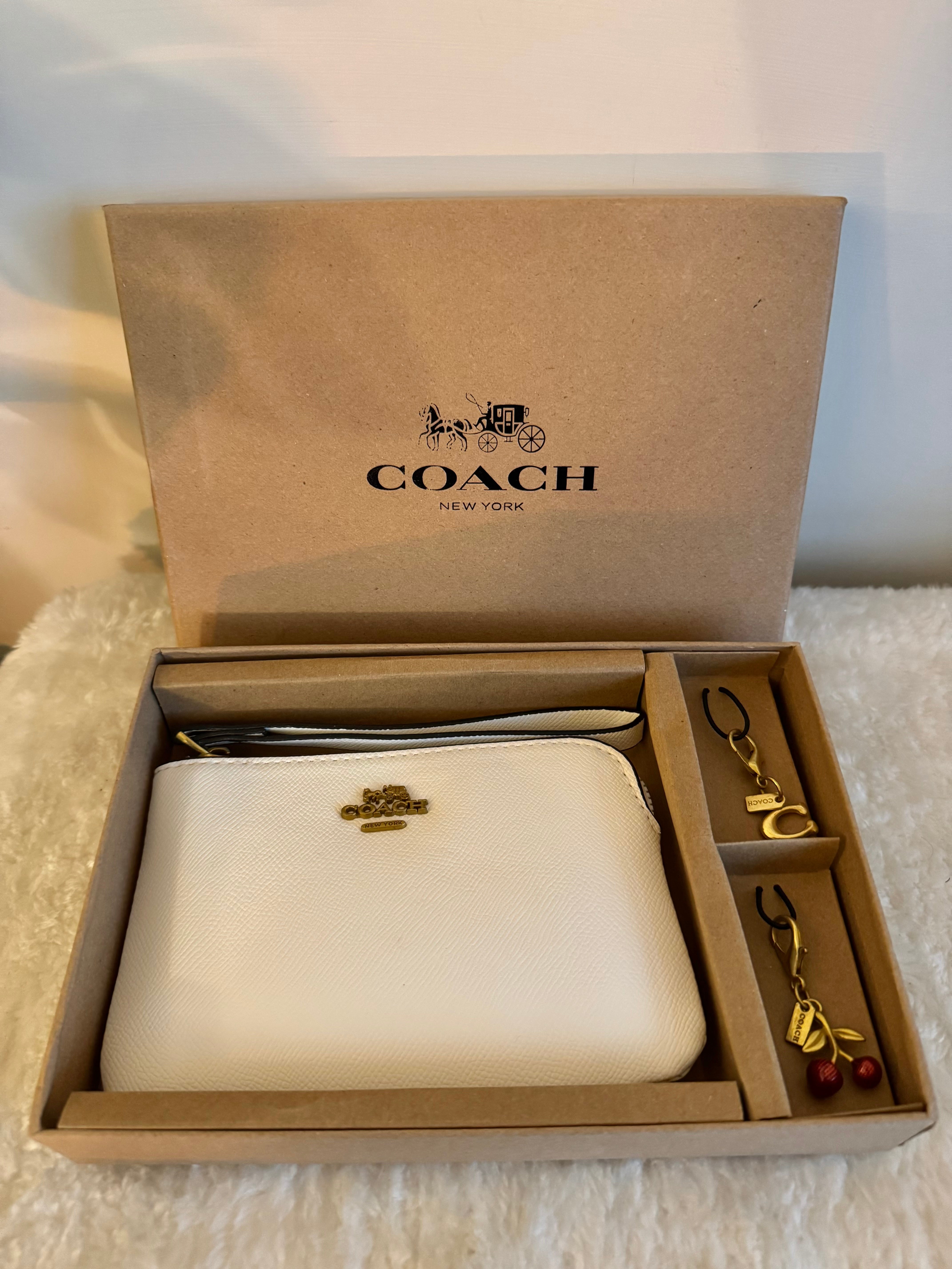 Coach Wristlet Wallet with 2 Charms Gift Set - White
