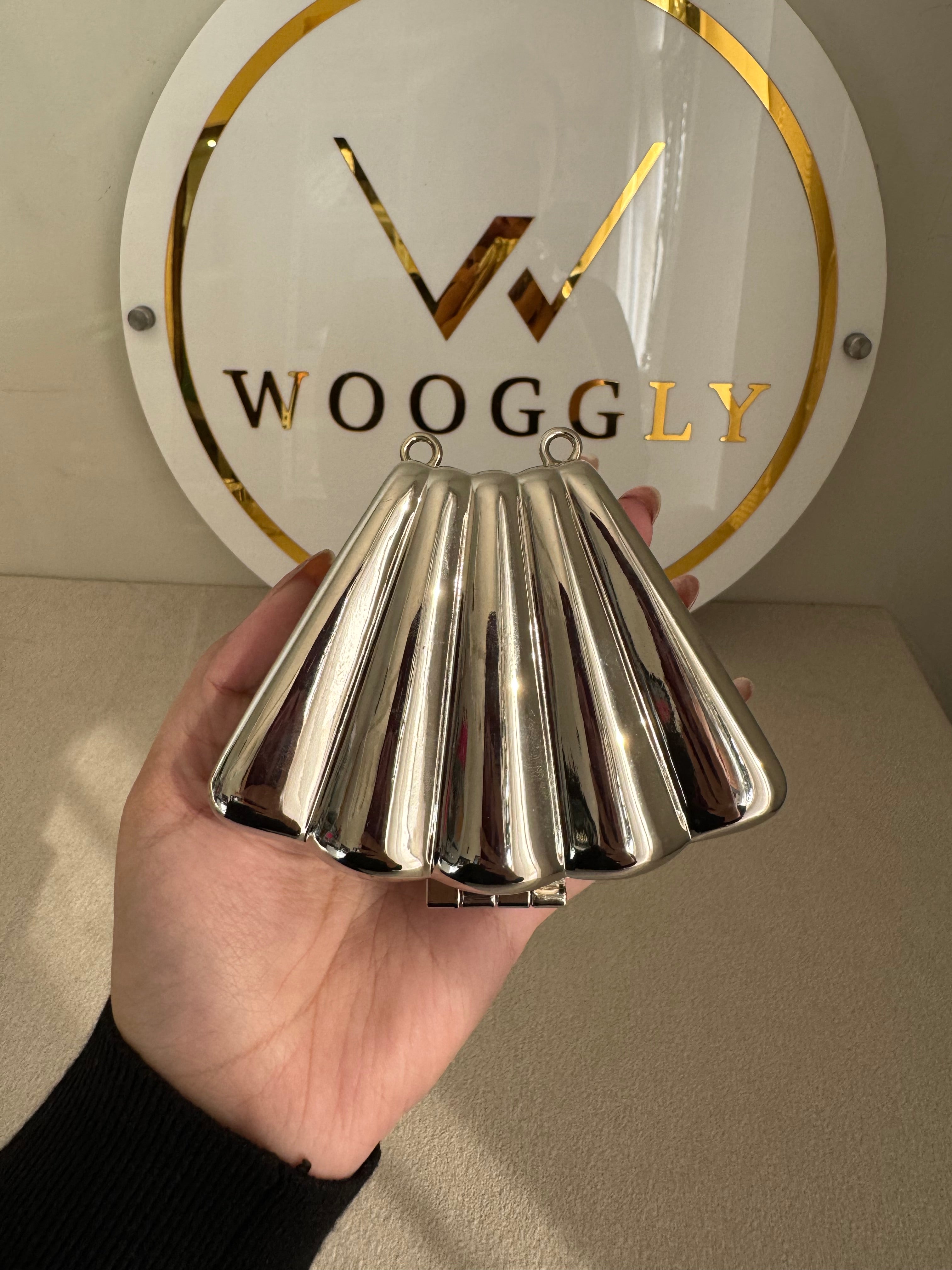 Metallic Classy Shell Clutch with Chain - Mini Silver