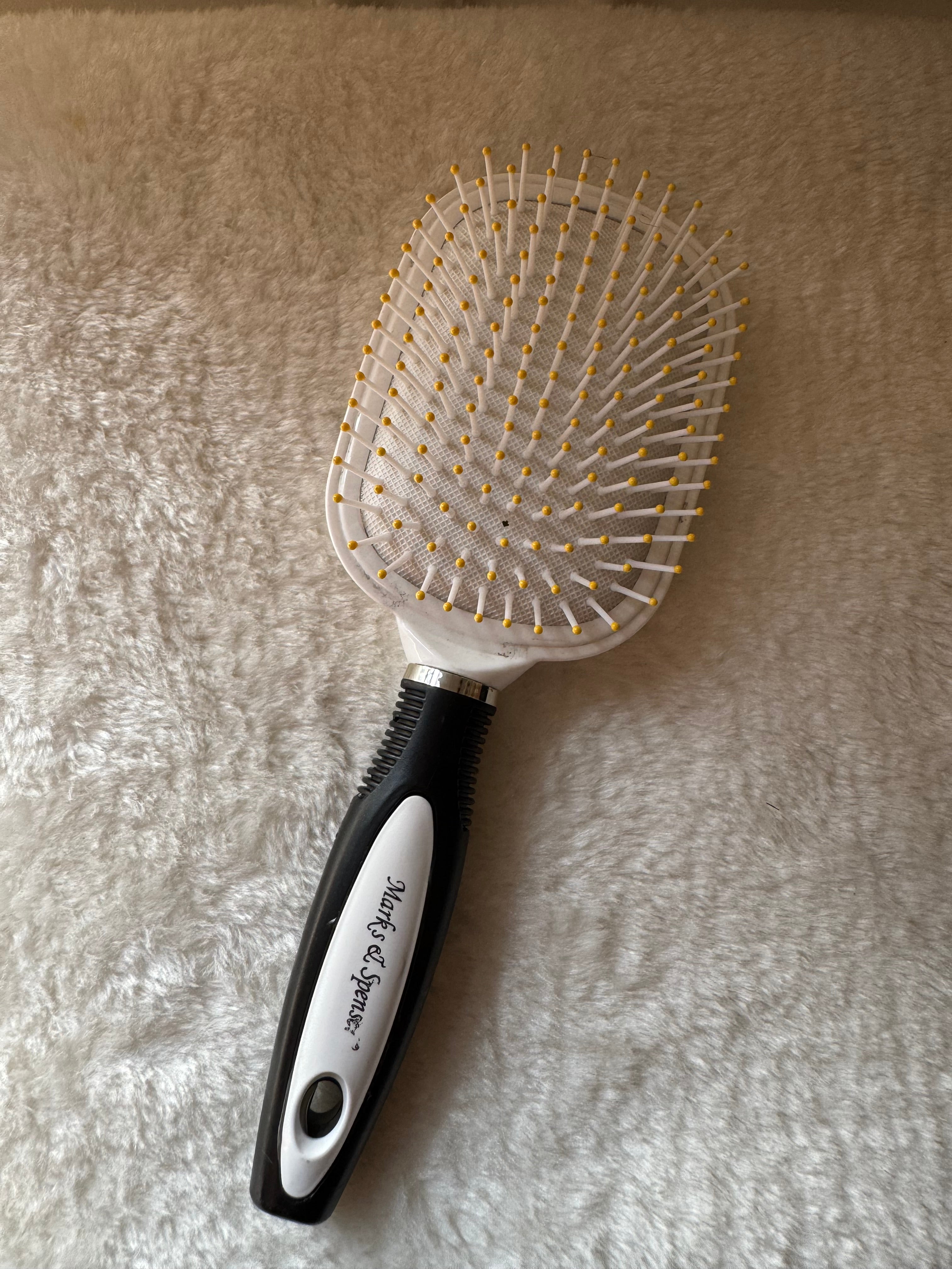 White & Black Softest Hair Brush
