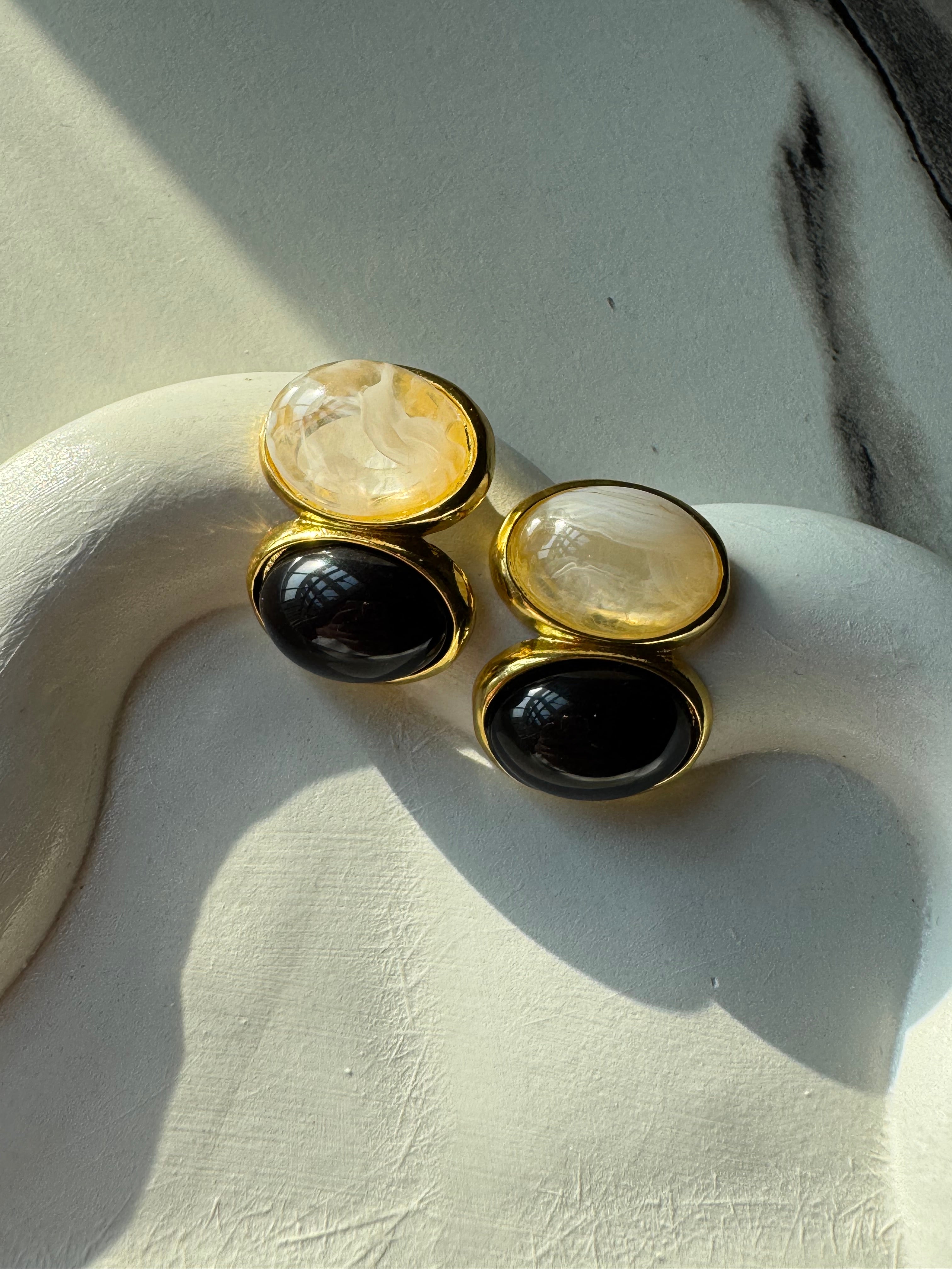 Lina Earrings - White & Black