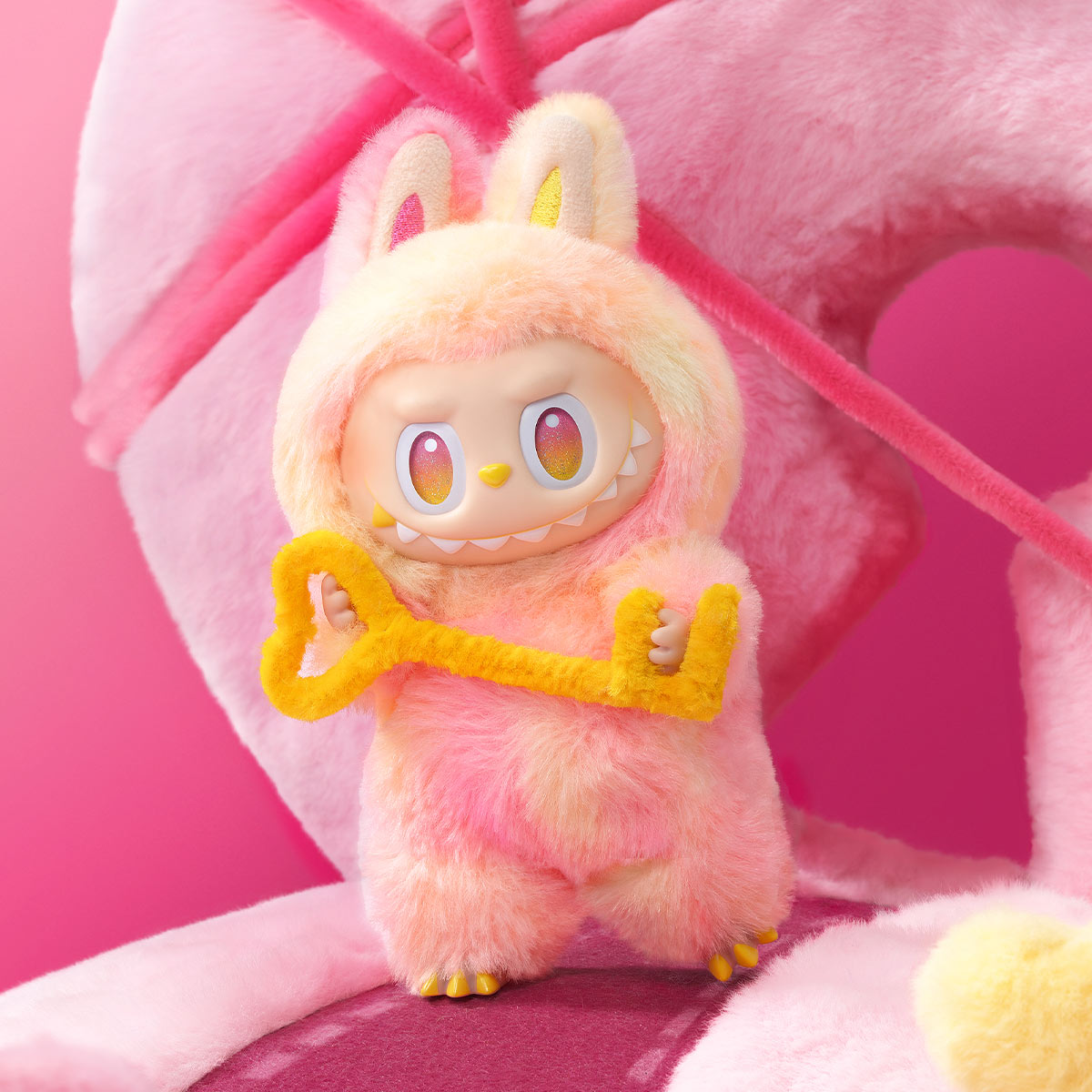 LABUBU - BIG INTO ENERGY (LIGHT PINK)