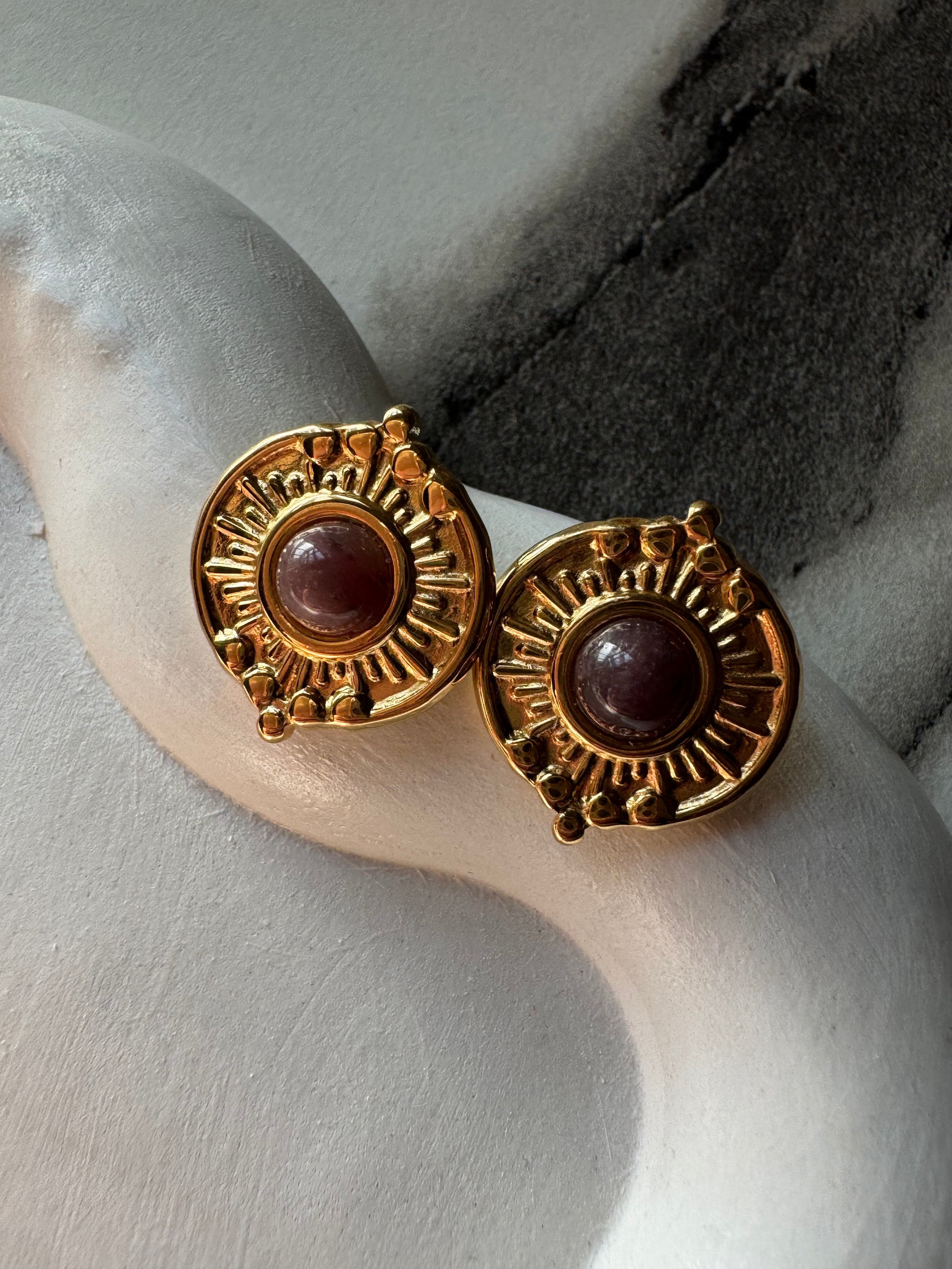 Terra Studs Black - 18K Gold Plated