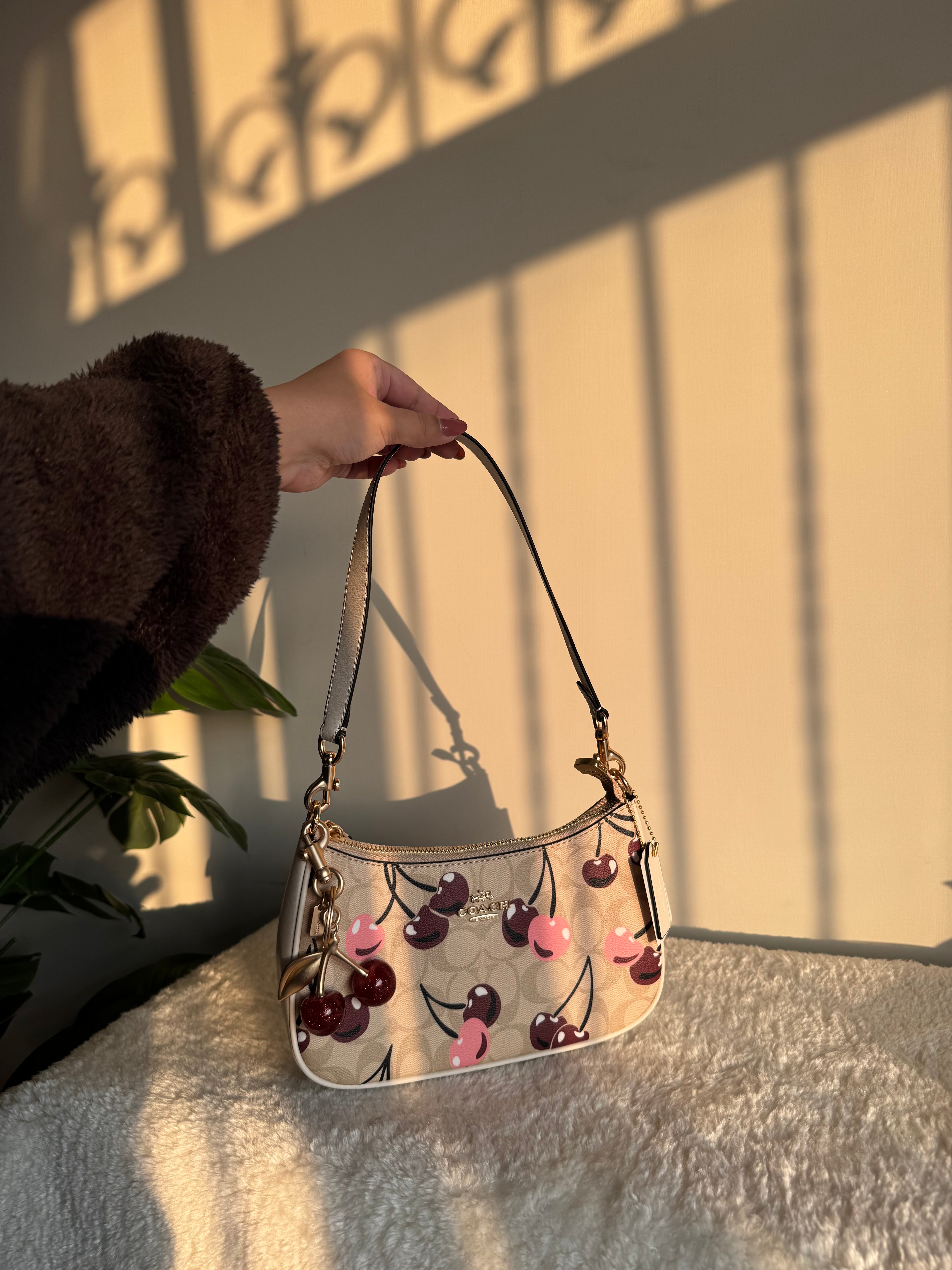 COACH TERI PREMIUM with Coach Cherry Charm (Cherry Off White) - BOX PACKING