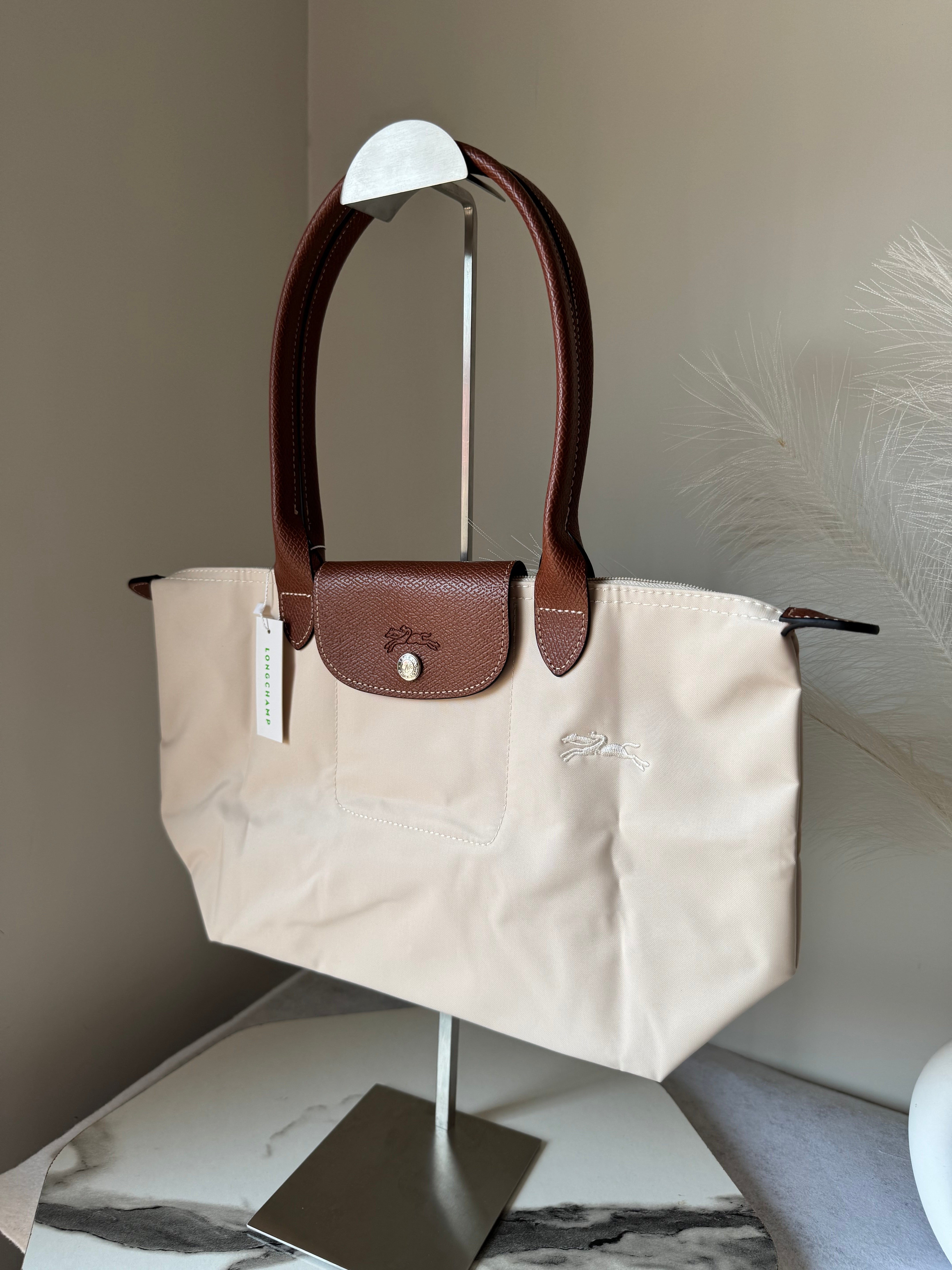 Longchamp Tote MEDIUM - Paper White (WITH BRAND LOGO)
