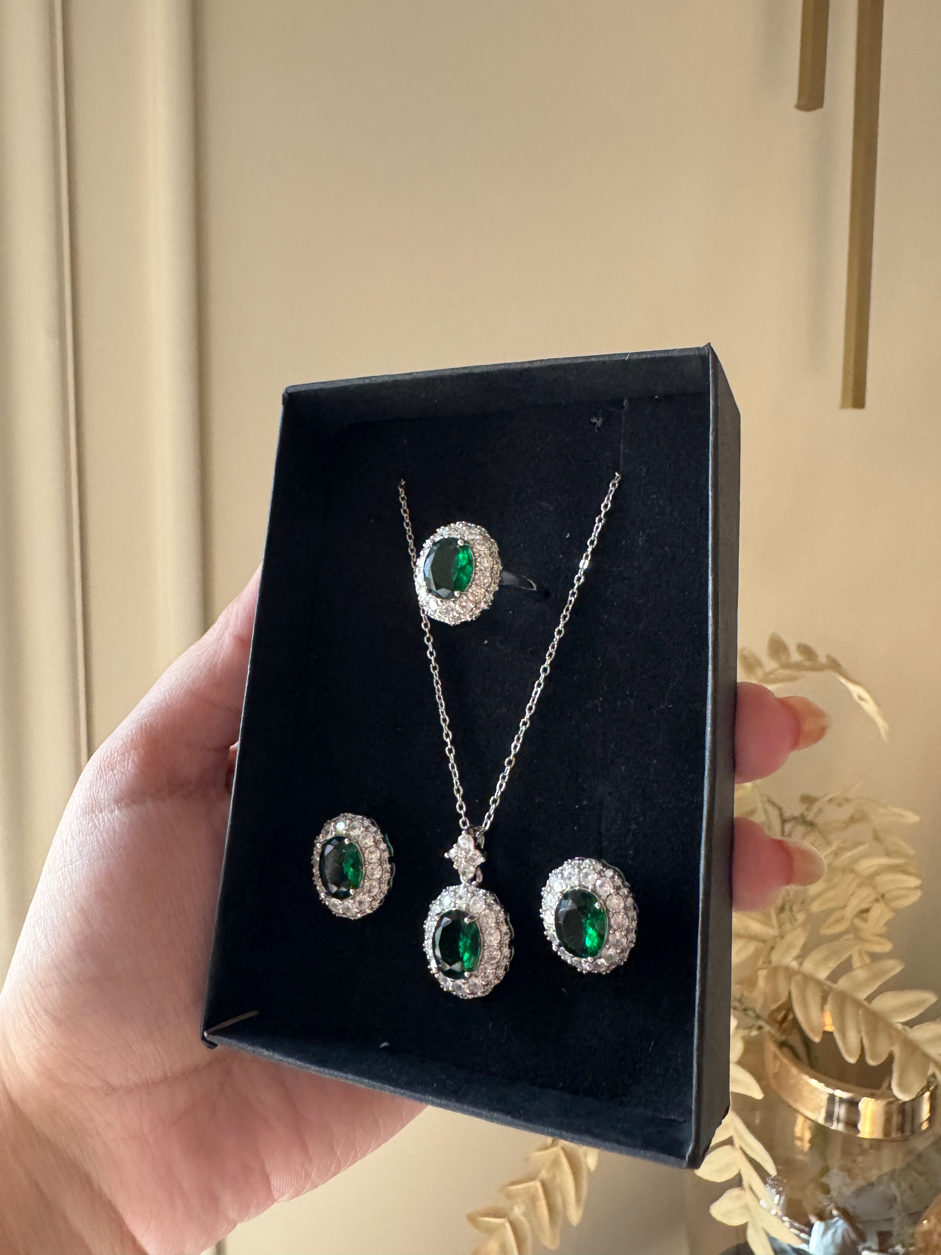 Emerald Green Set with Ring