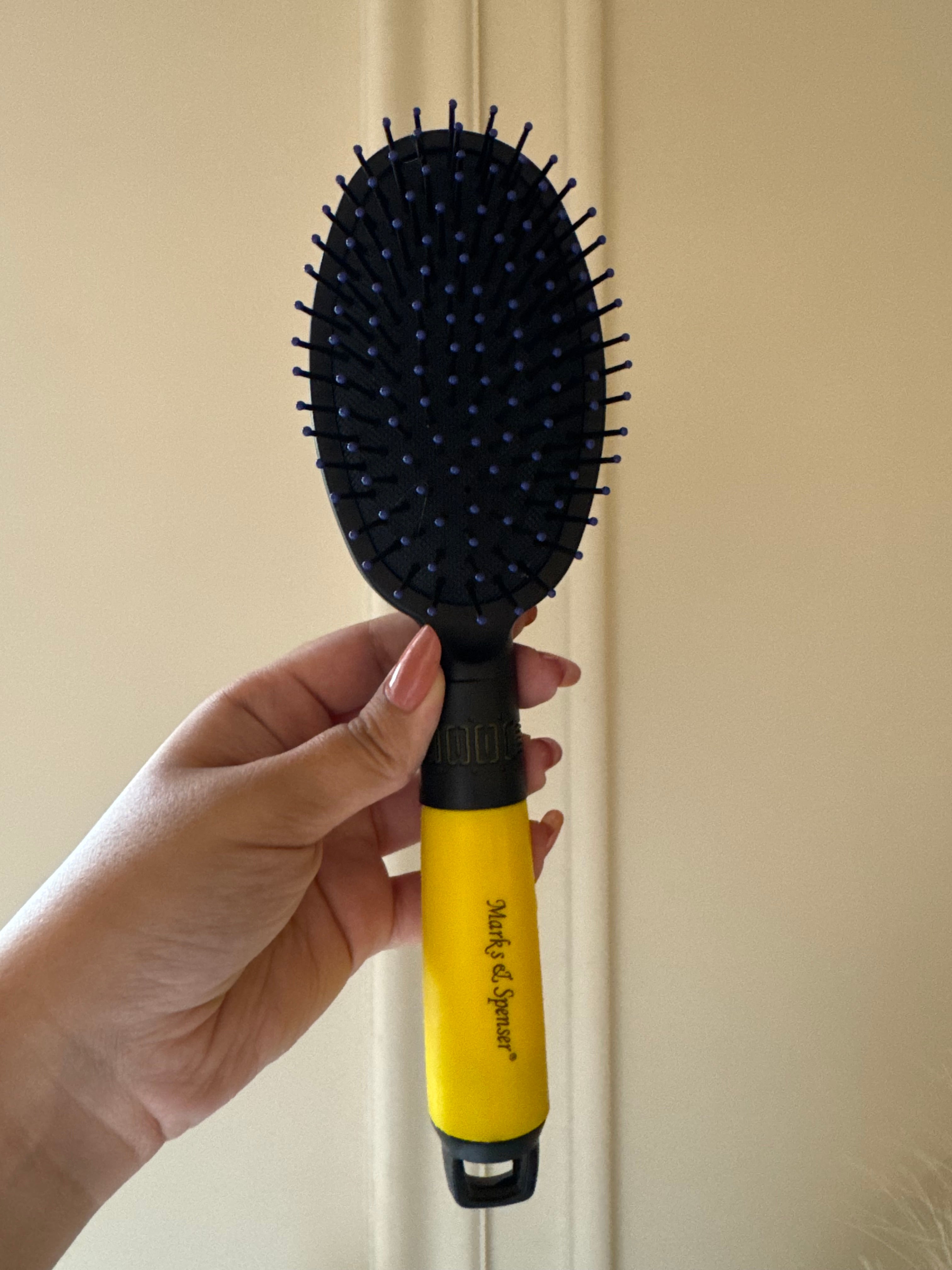 Softest Black & Yellow Brush