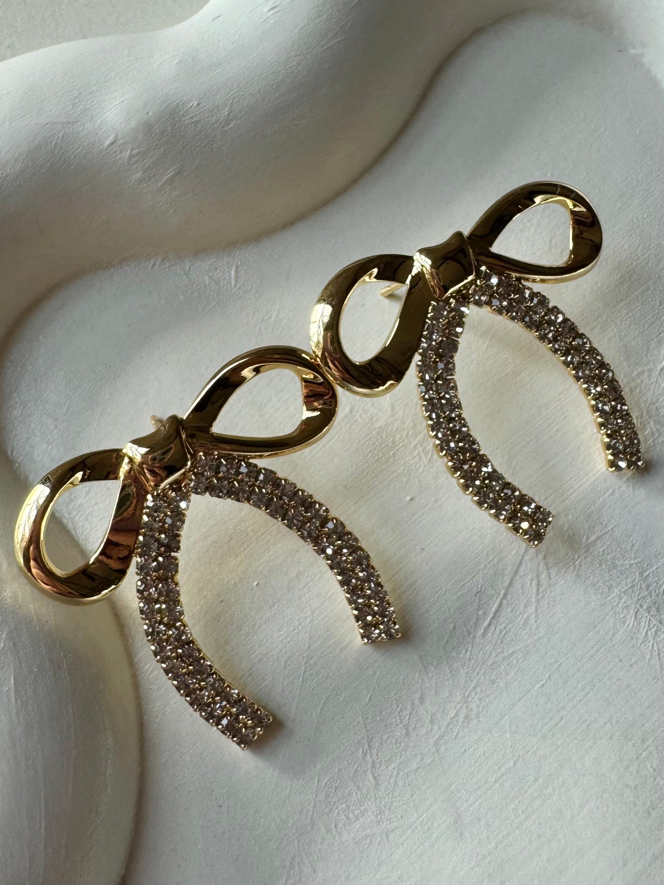 Sweet Diamond Bow Earrings - 18K Gold Plated