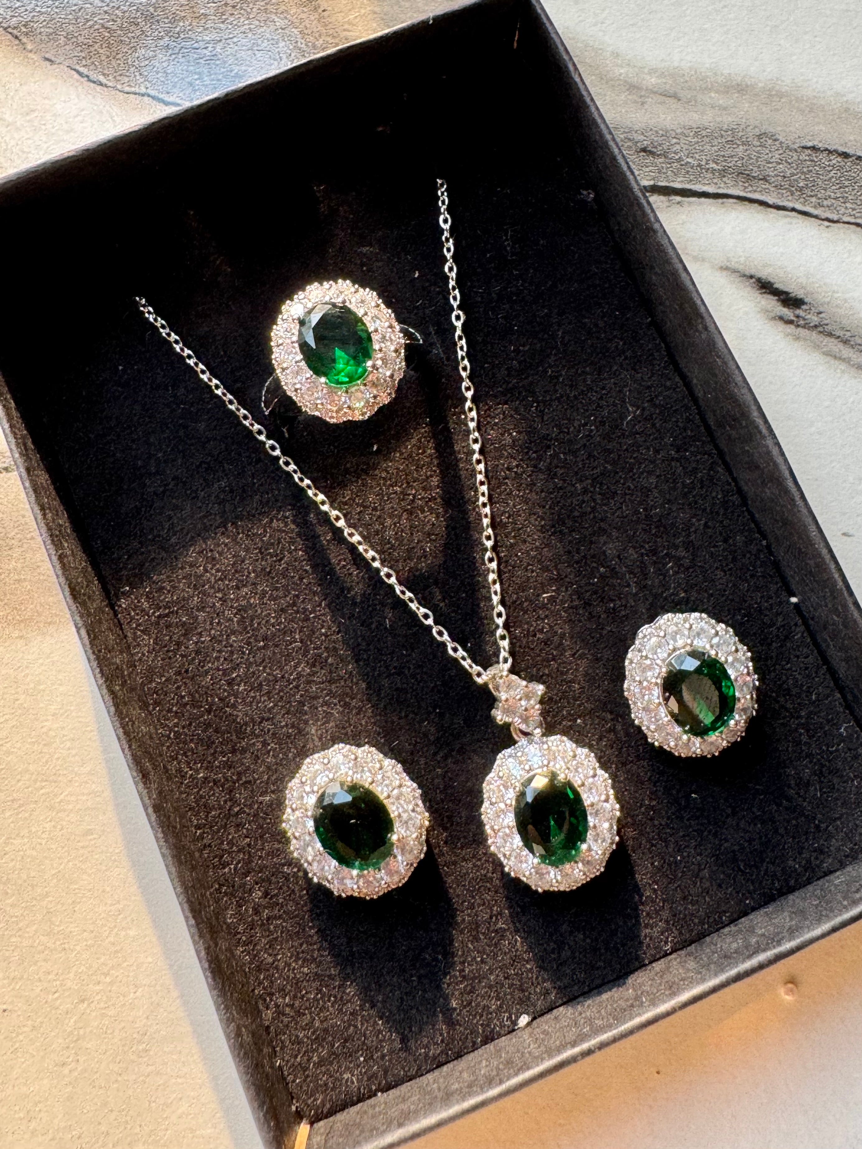Emerald Green Set with Ring