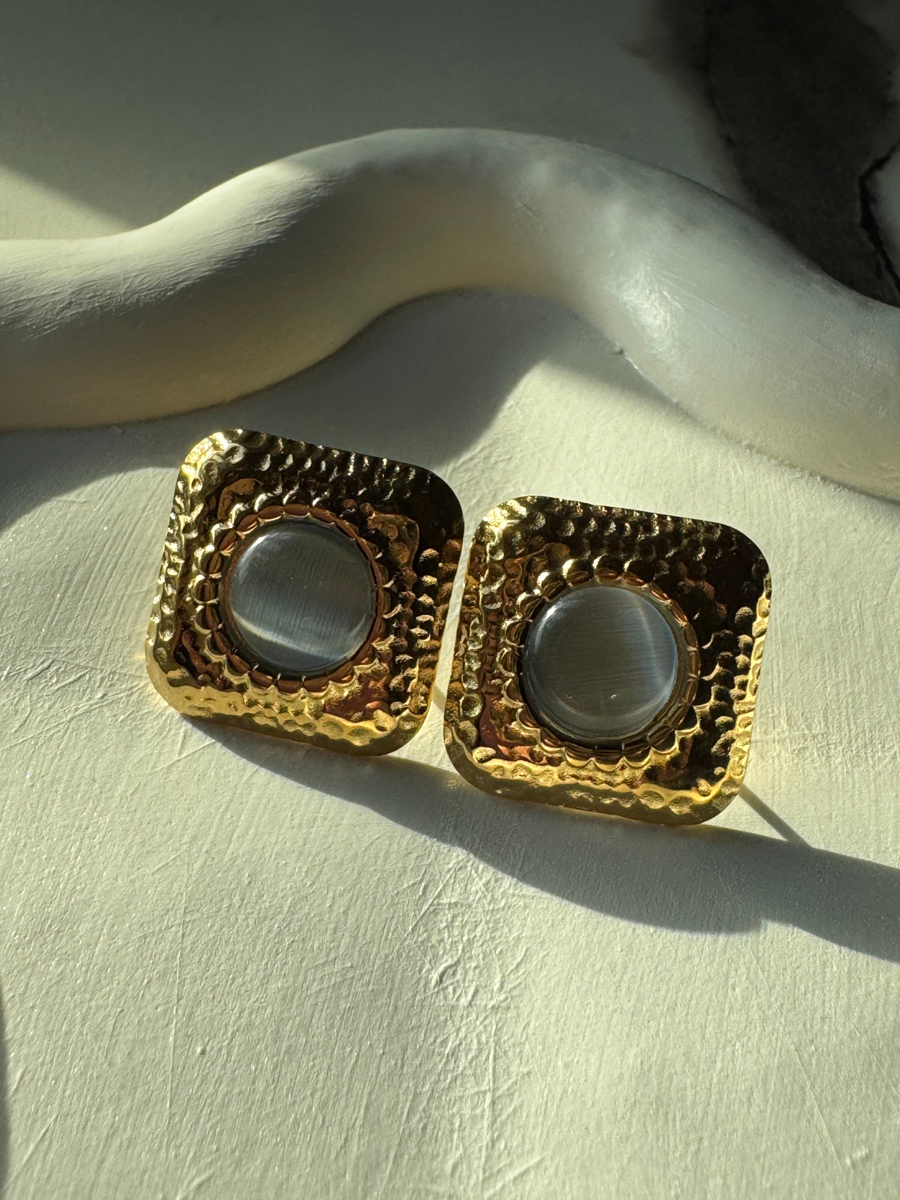 NightFall - Gold & Grey