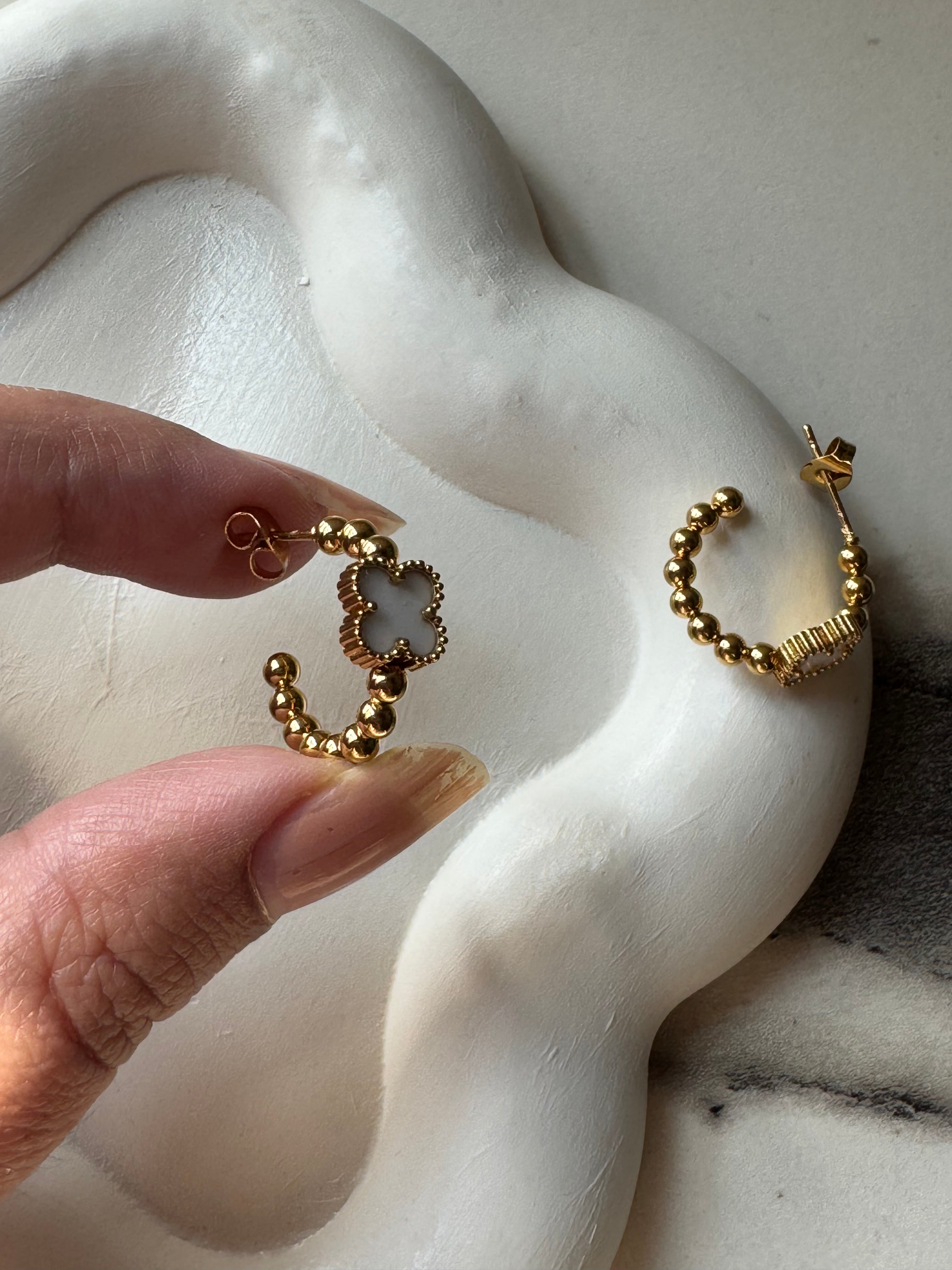Van cleef Signature Hoops - White
