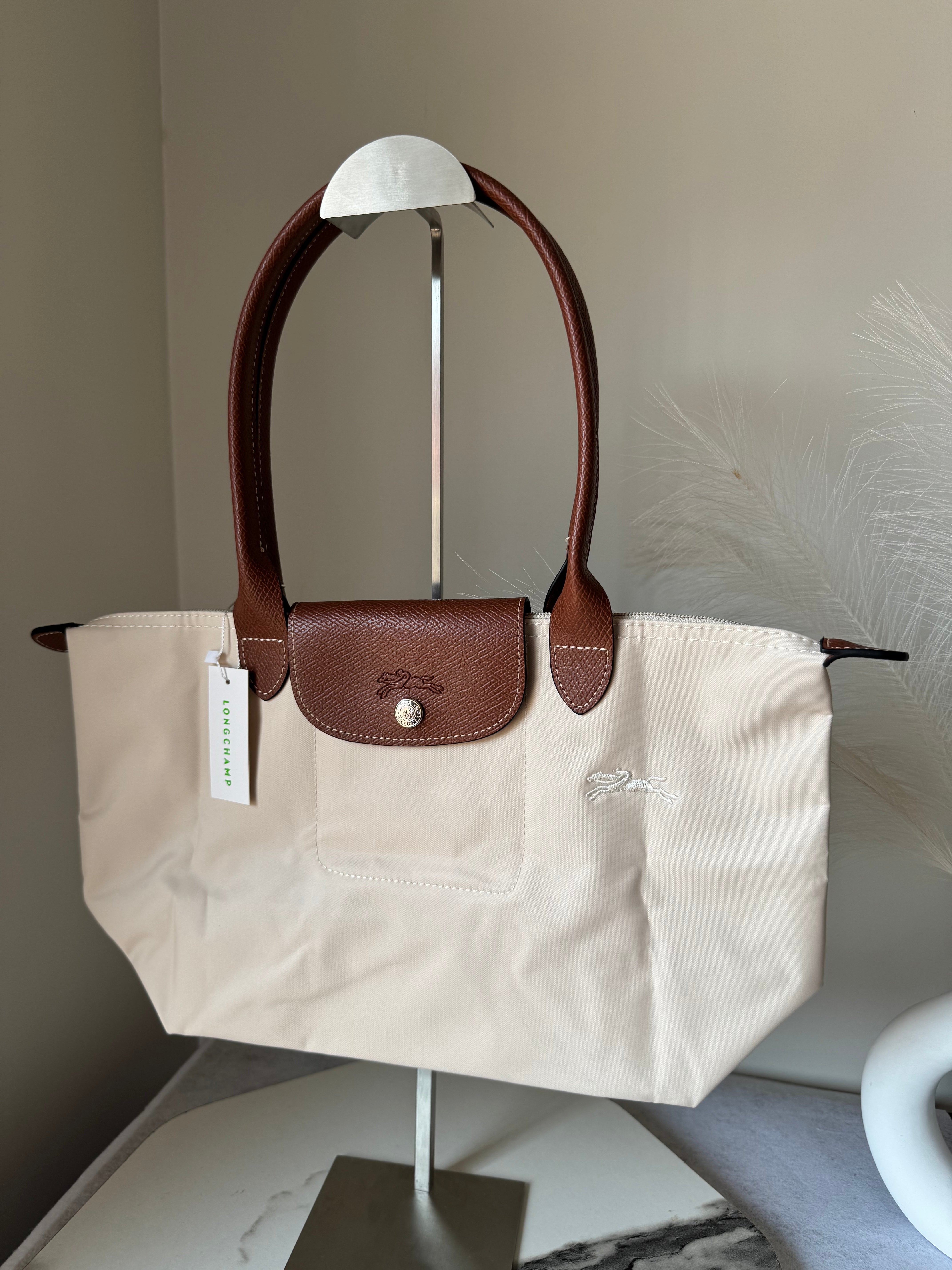 Longchamp Tote MEDIUM - Paper White (WITH BRAND LOGO)