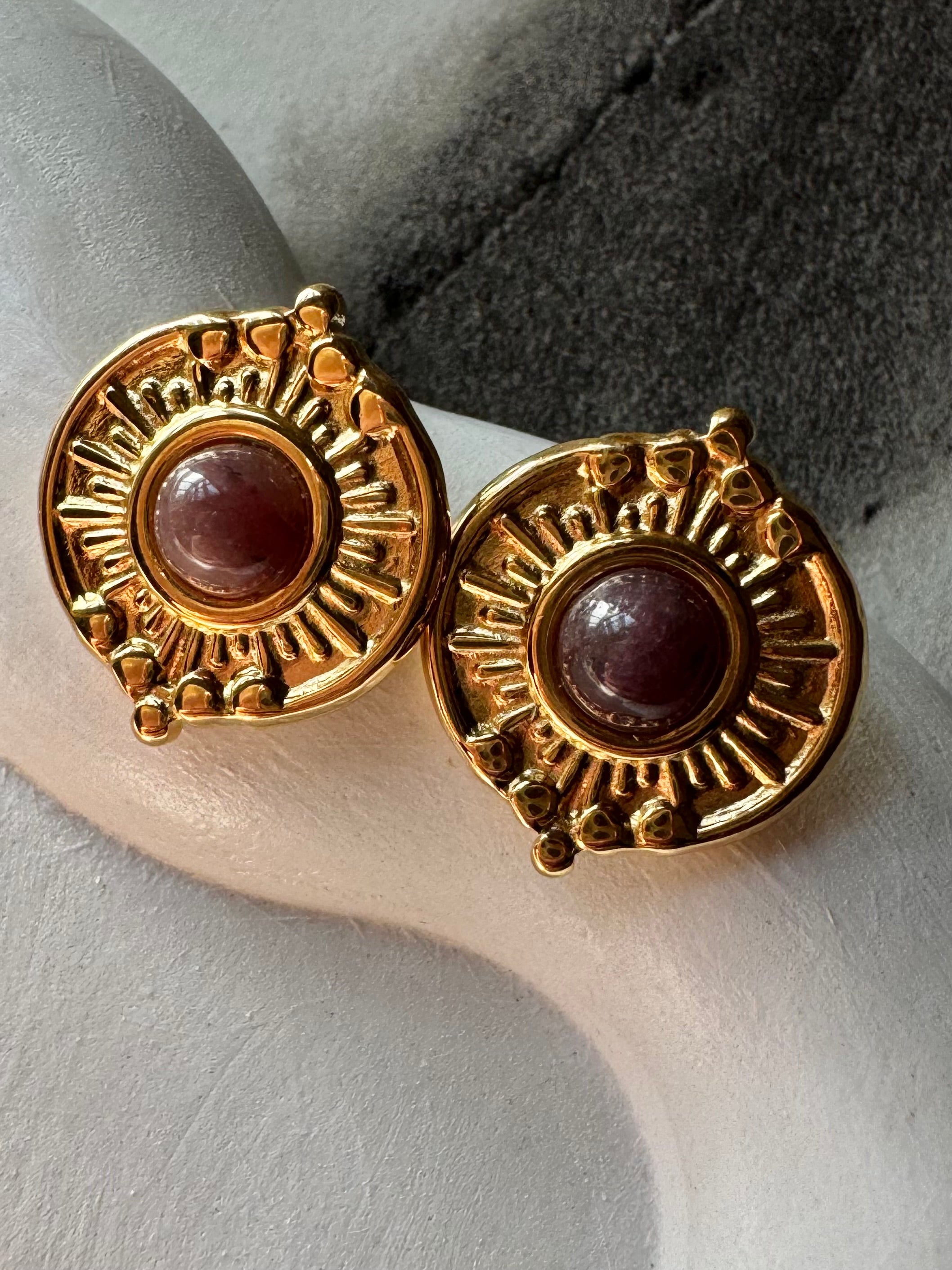 Terra Studs Black - 18K Gold Plated