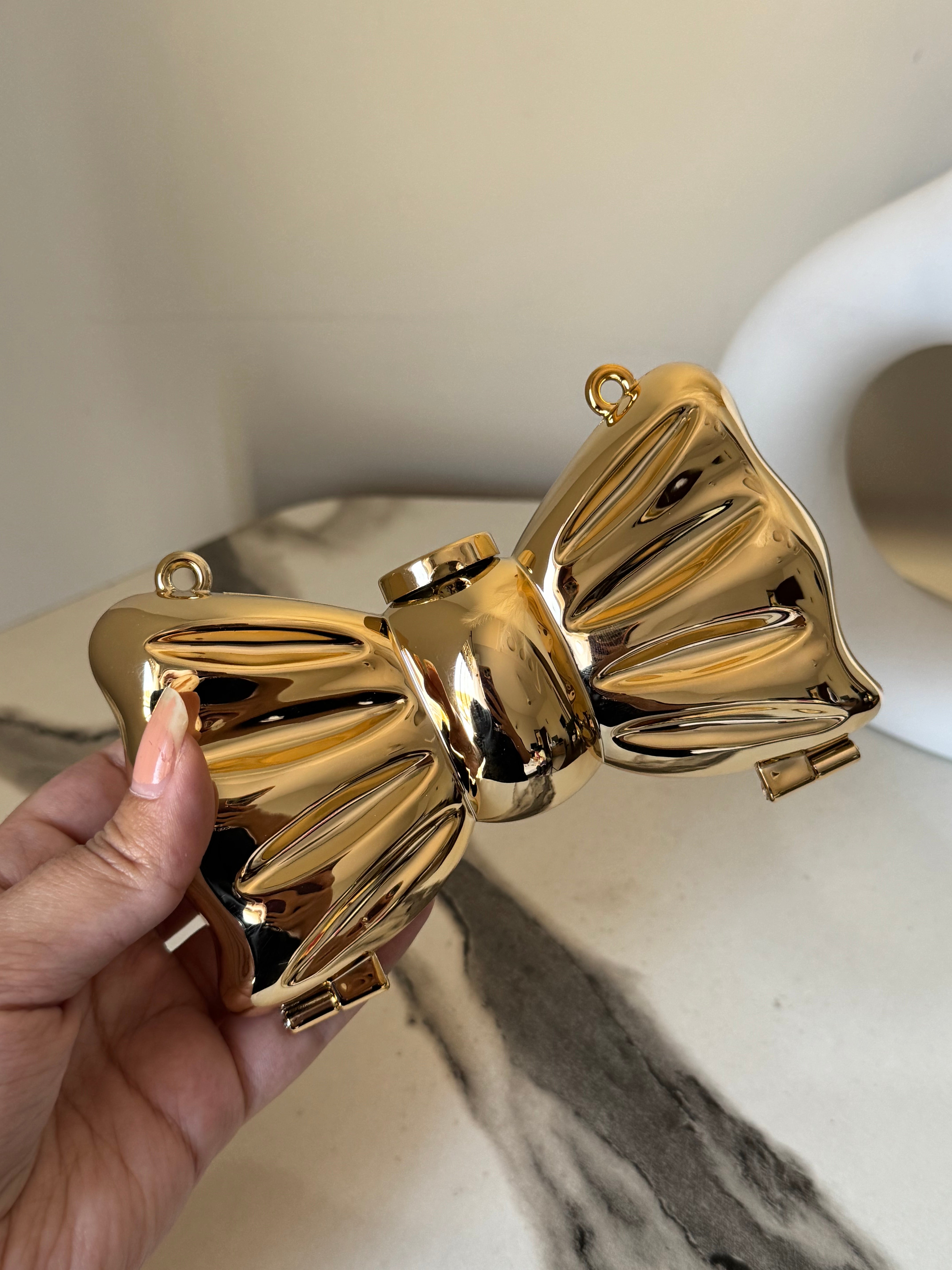 Bow Clutch - Gold with Chain