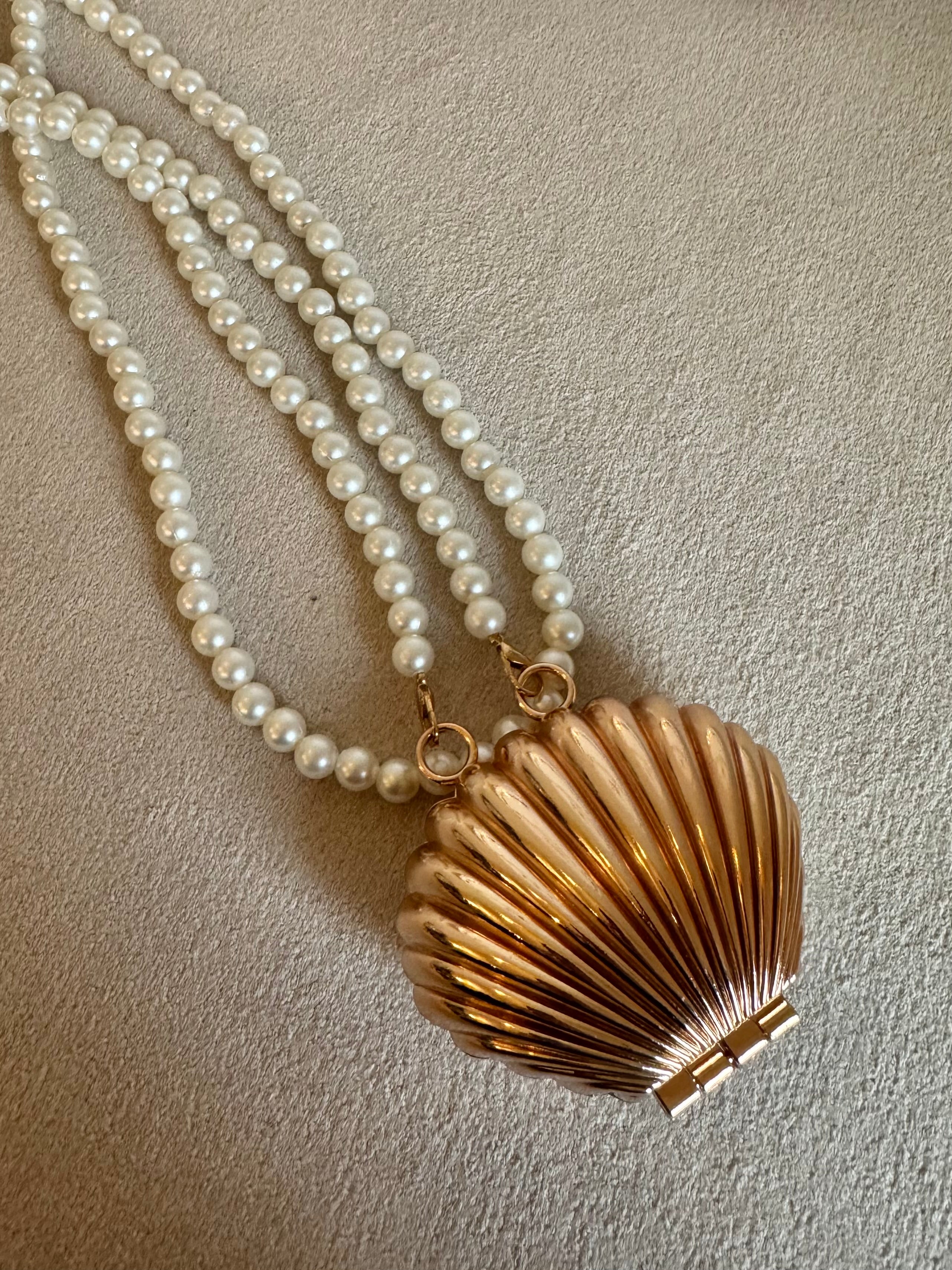 Shell Acrylic Clutch with Pearl Chain - Rose Gold