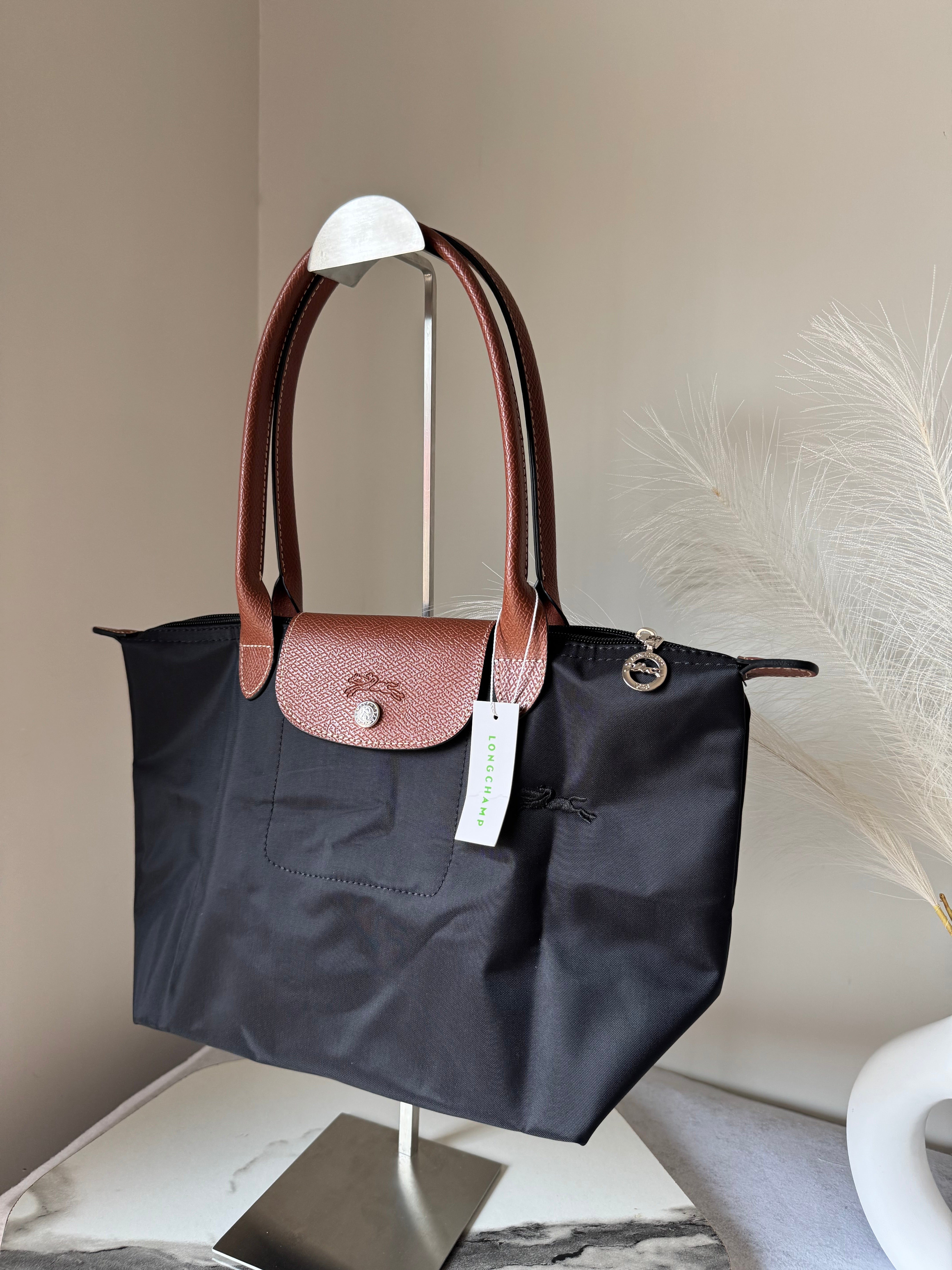 Longchamp Tote MEDIUM - Black (WITH BRAND LOGO)