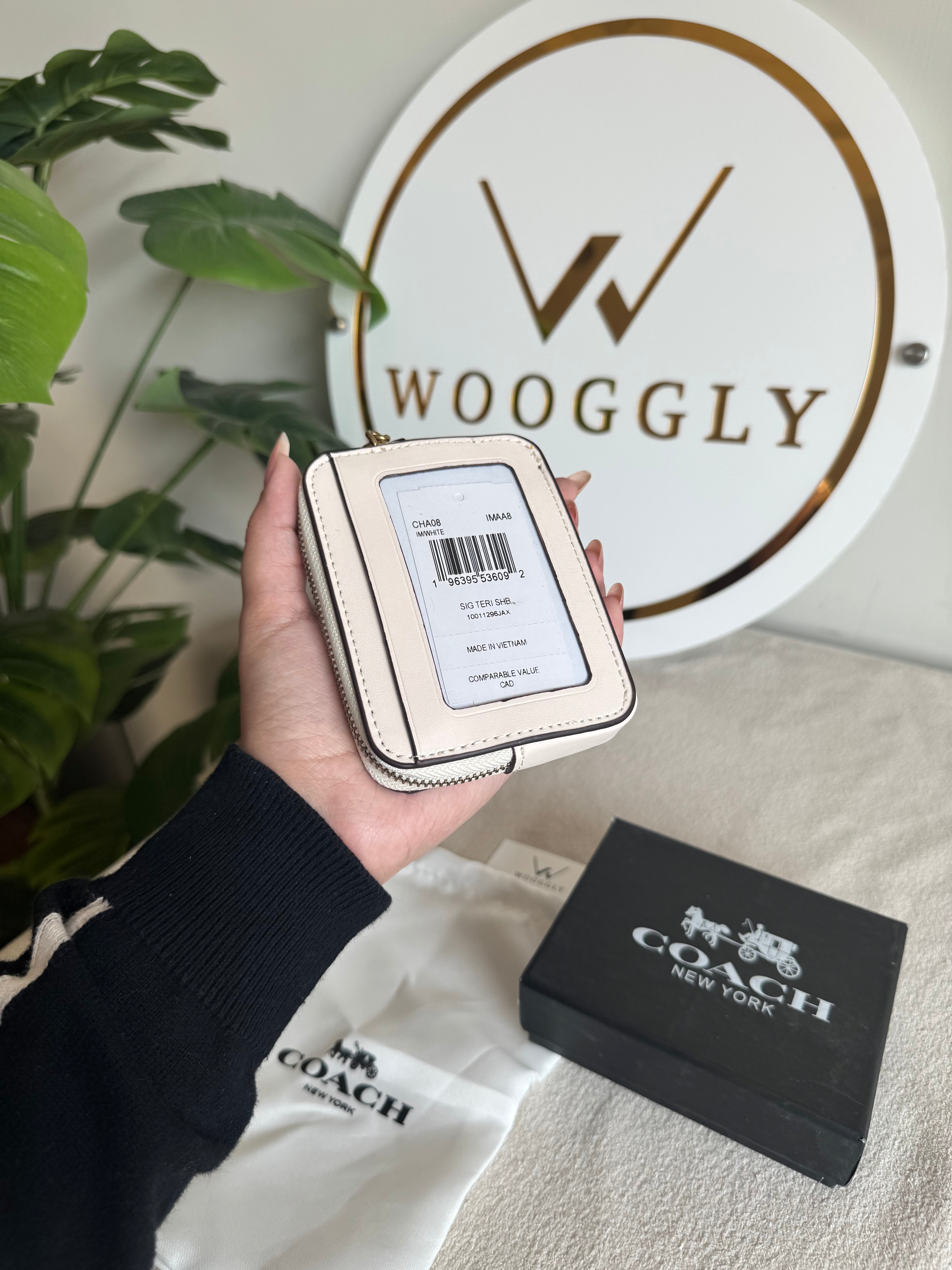 Coach Zip Card Case with Box Packing - White