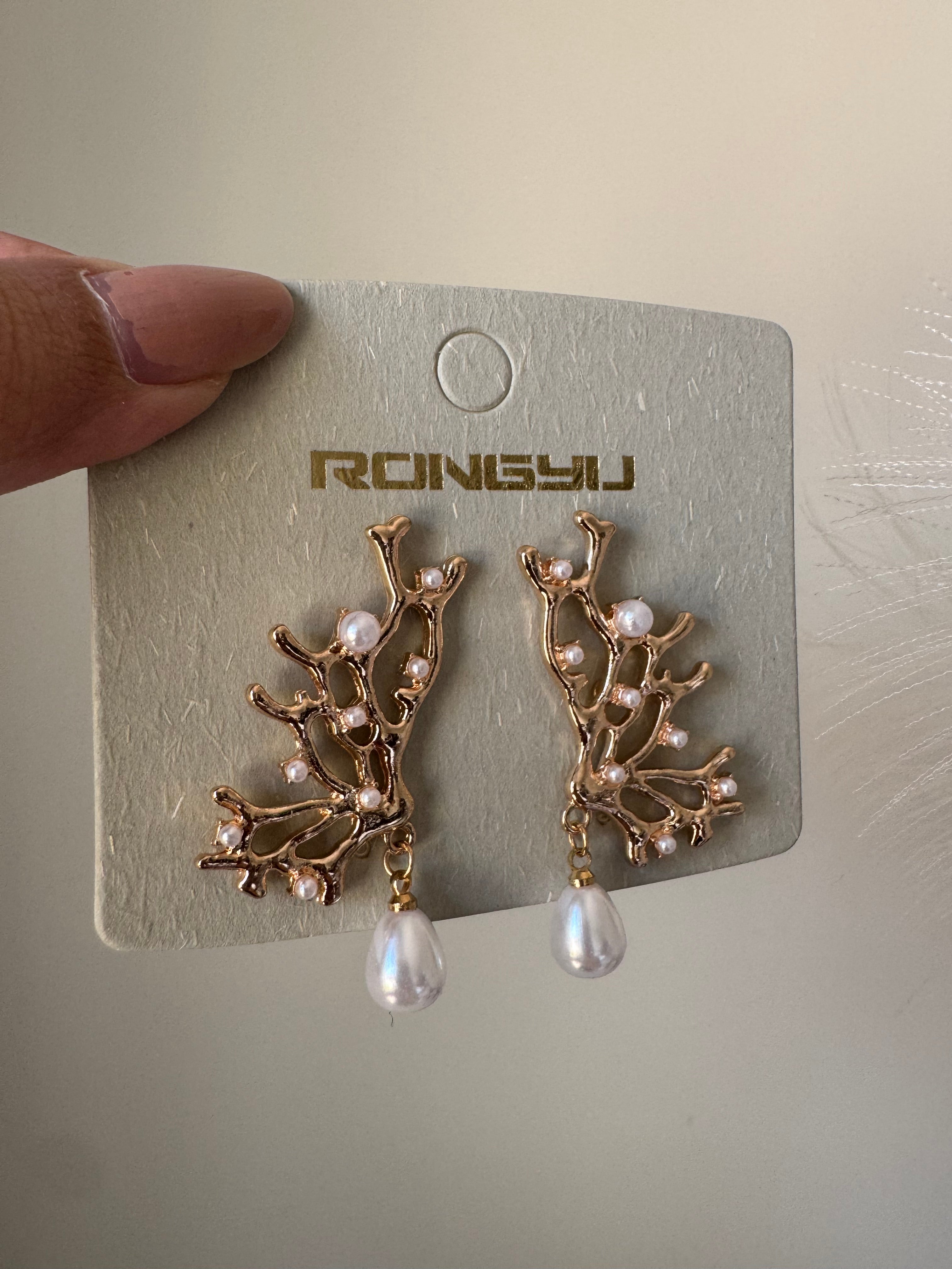 Luna Pearls Earrings