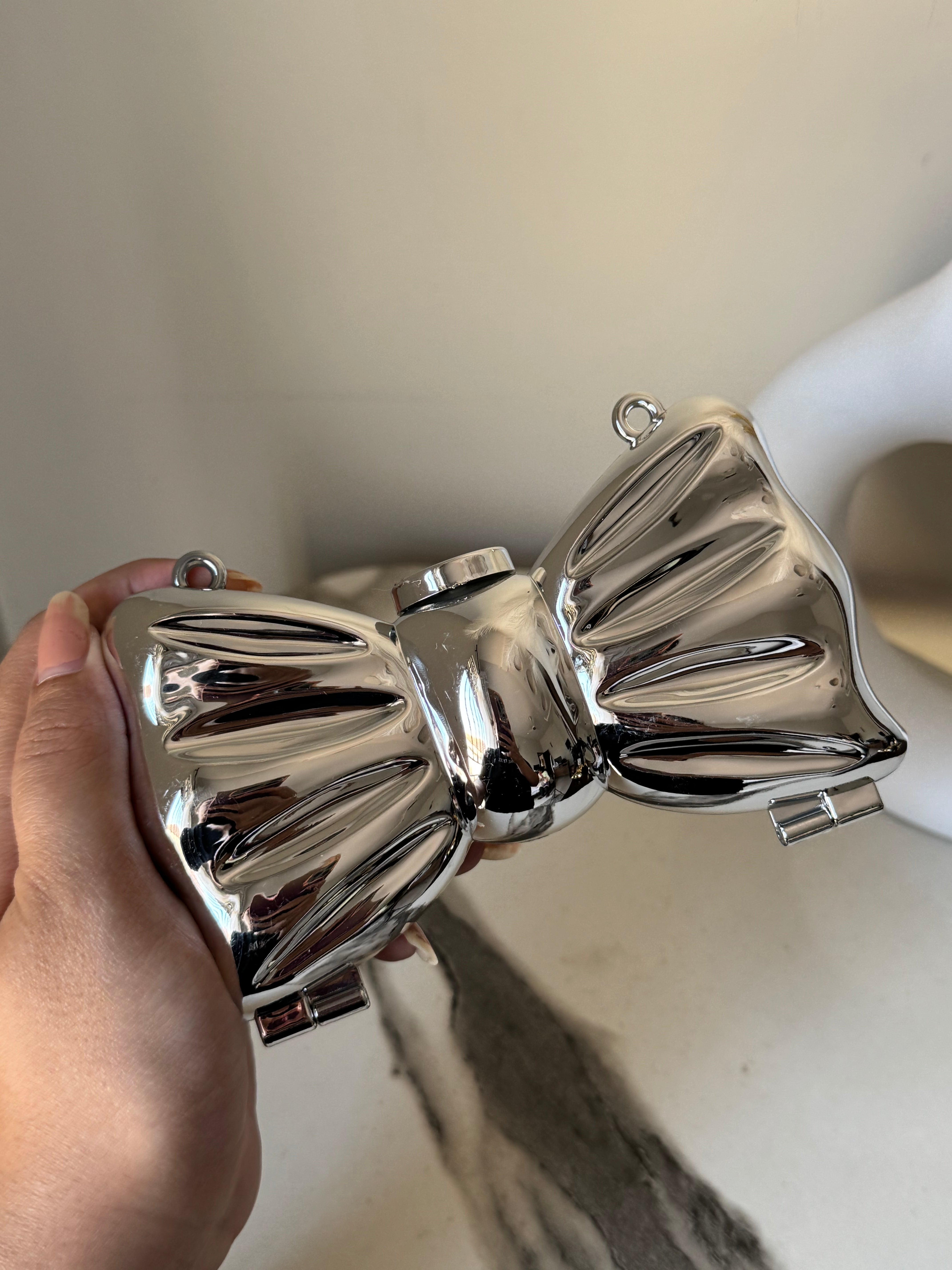 Bow Clutch - Silver with Chain