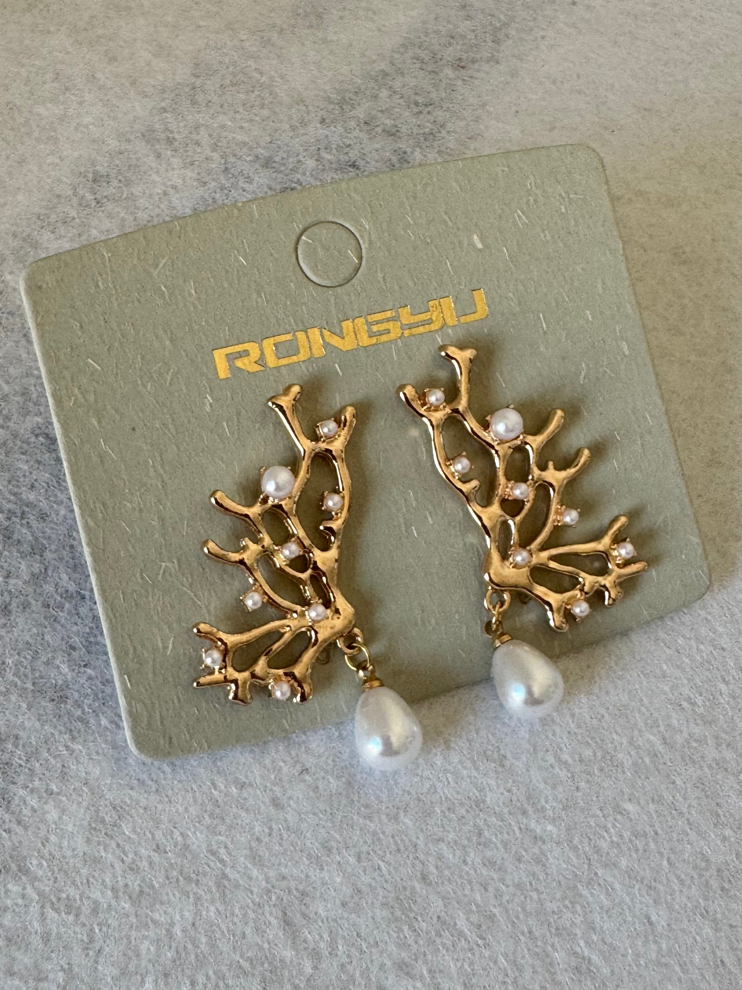 Luna Pearls Earrings