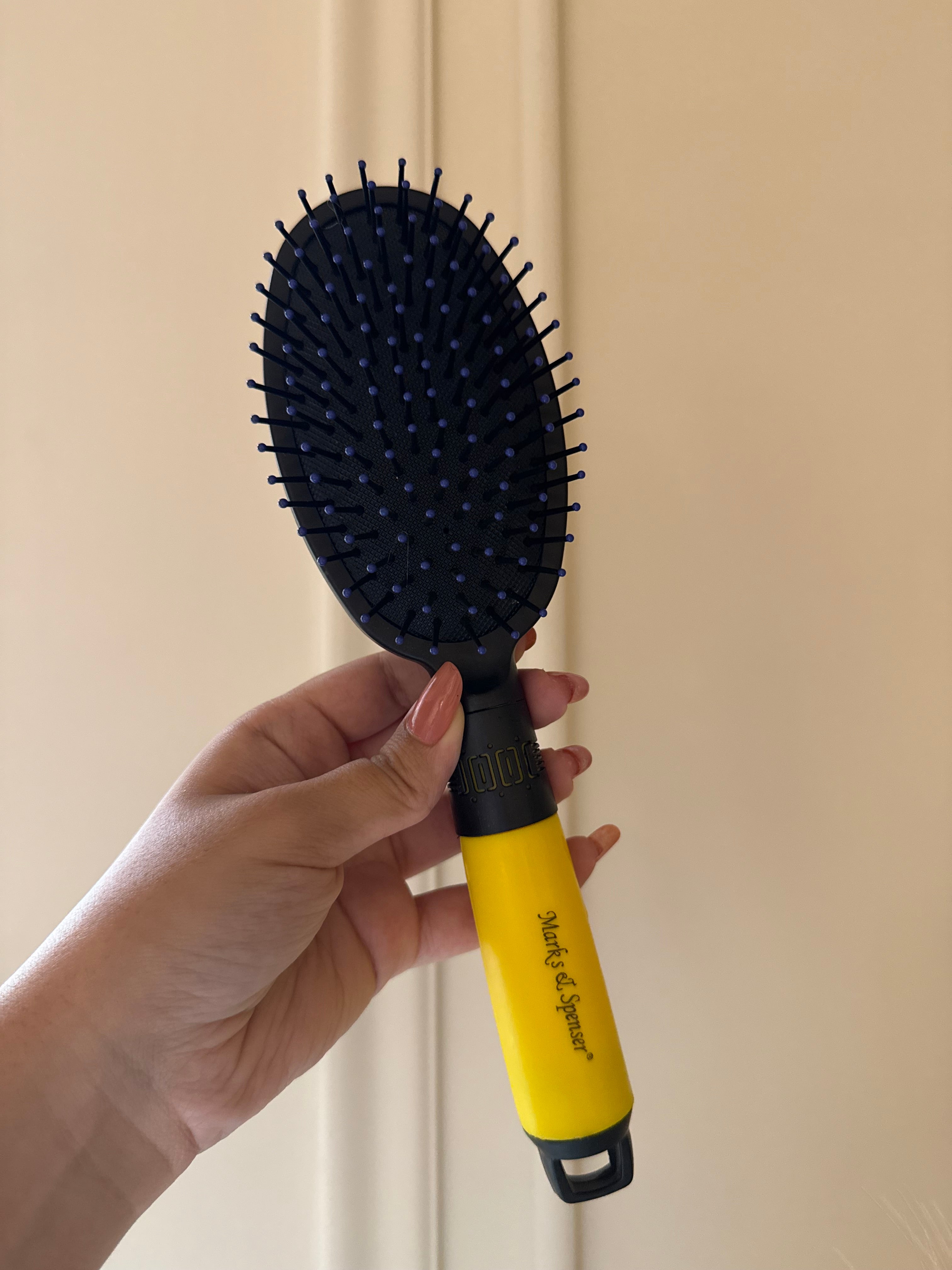 Softest Black & Yellow Brush