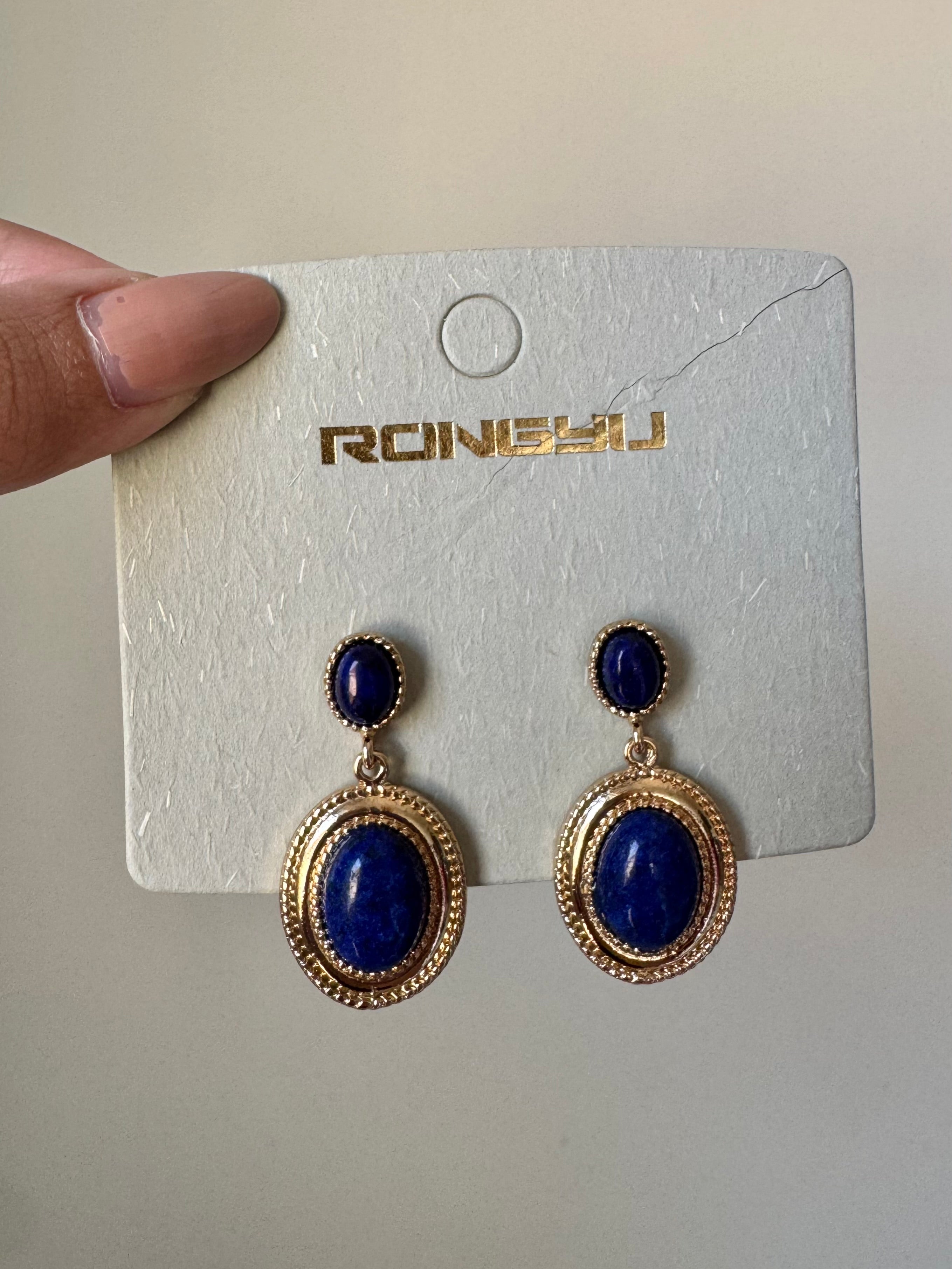 Saphire Gleam Earrings
