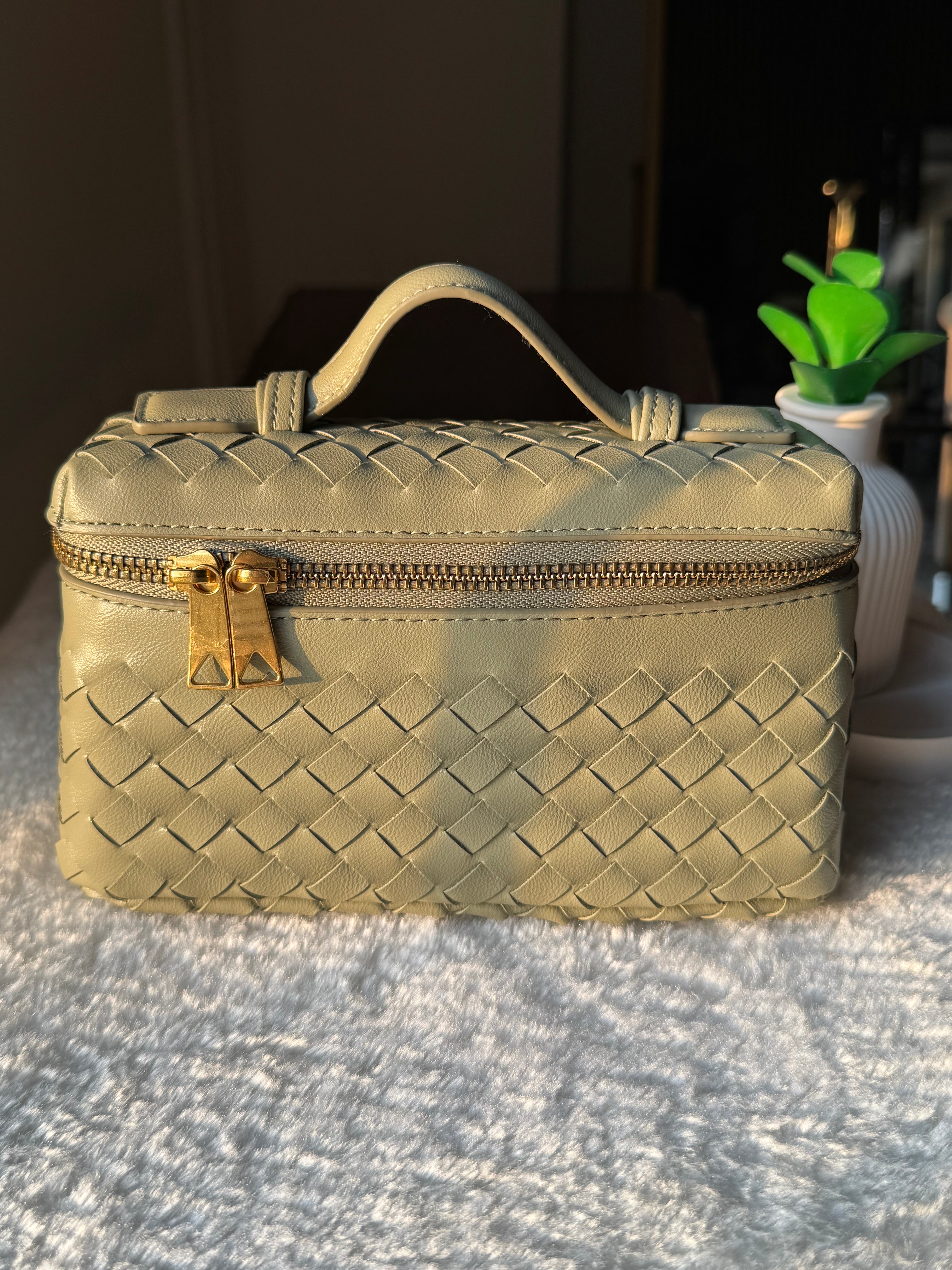 JW Pie Woven Bag with Long Strap (Sea Green)