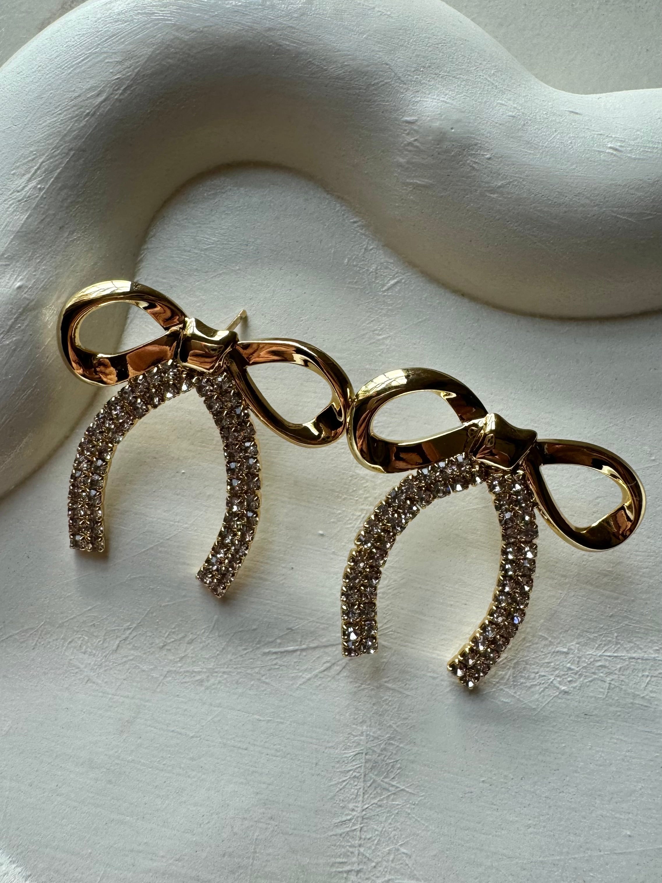 Sweet Diamond Bow Earrings - 18K Gold Plated
