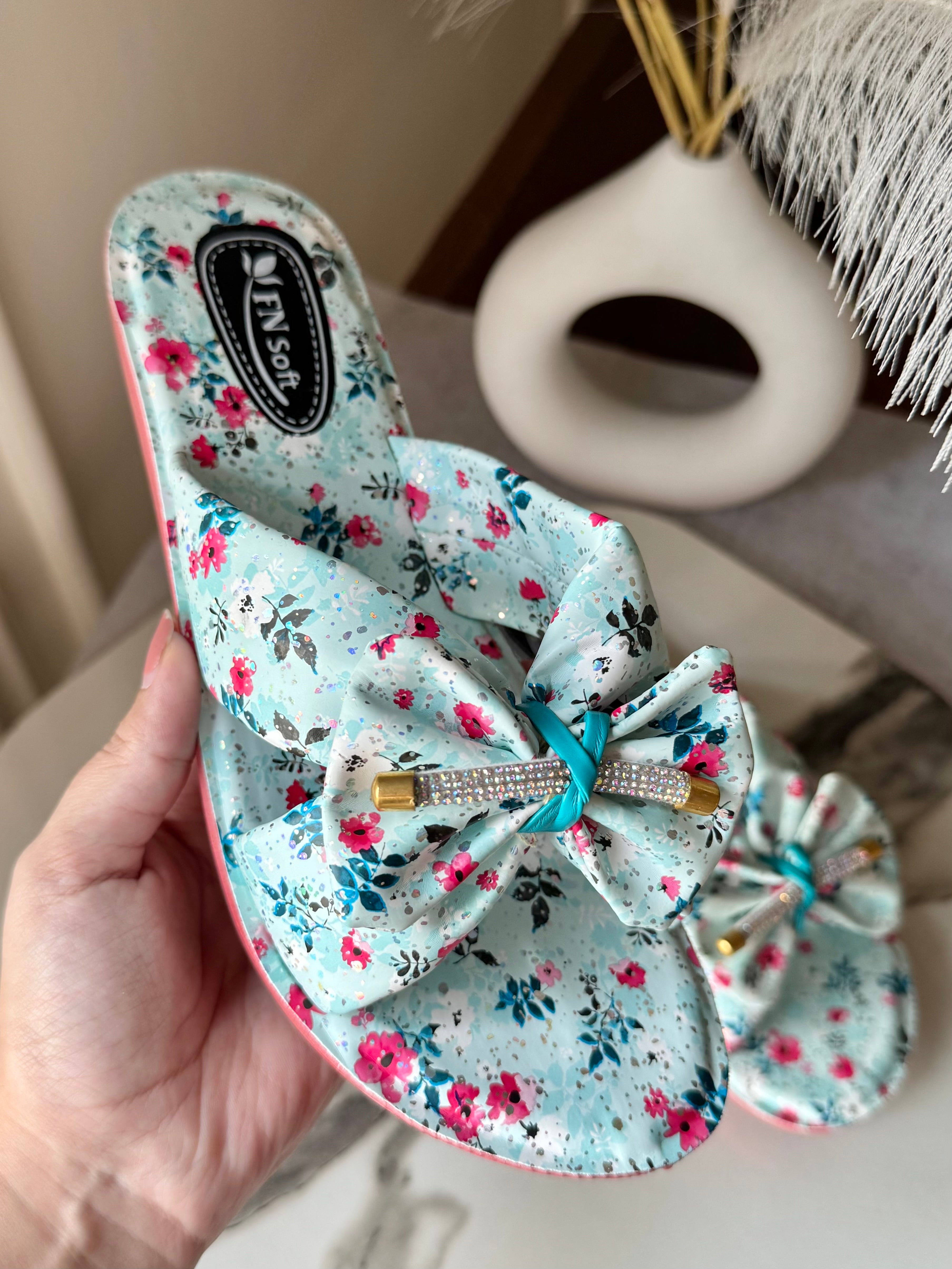 Soft Floral Fantasy Slides - Feroze