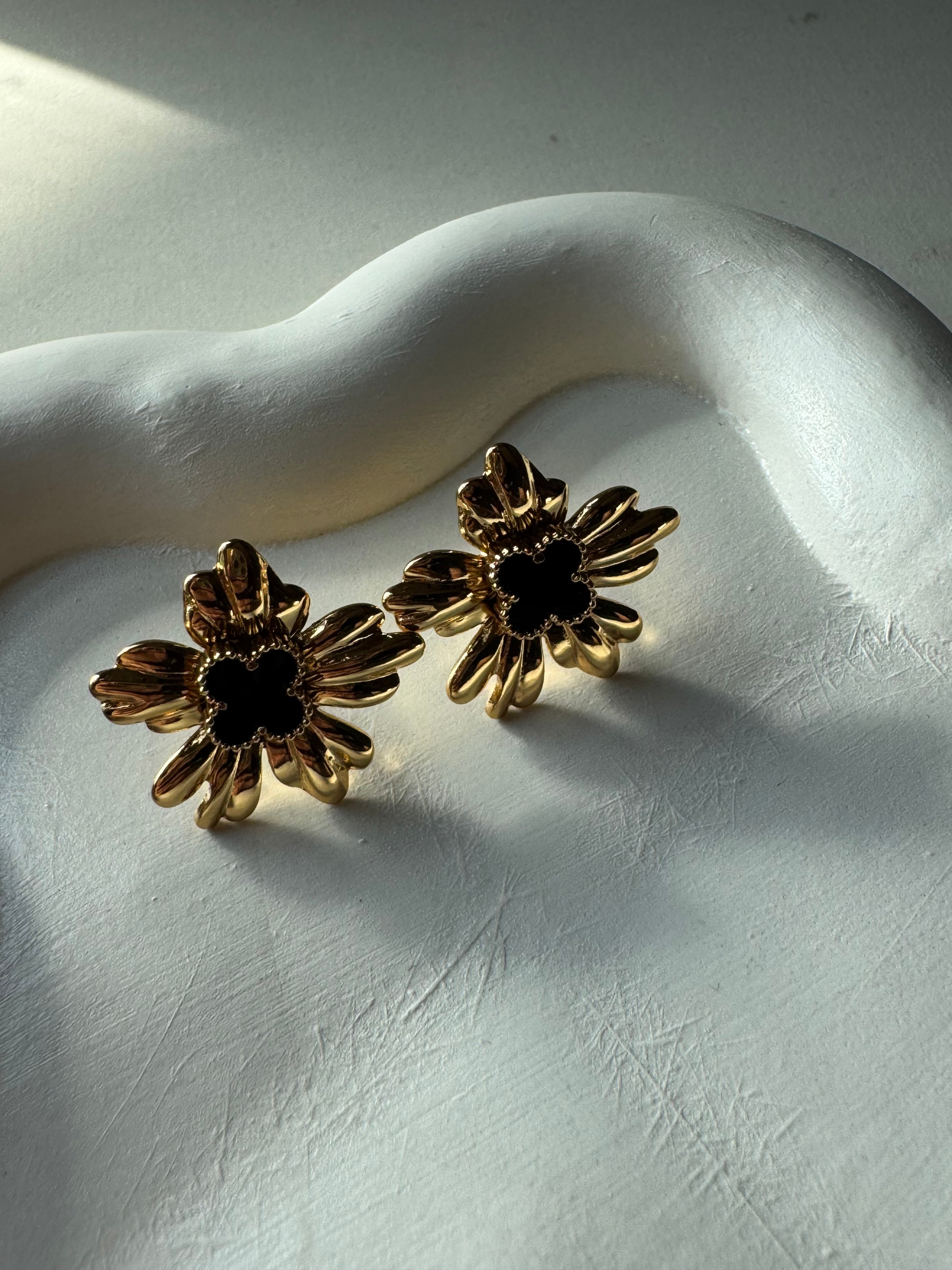 Noir Clover Studs (Van Cleef Signature)