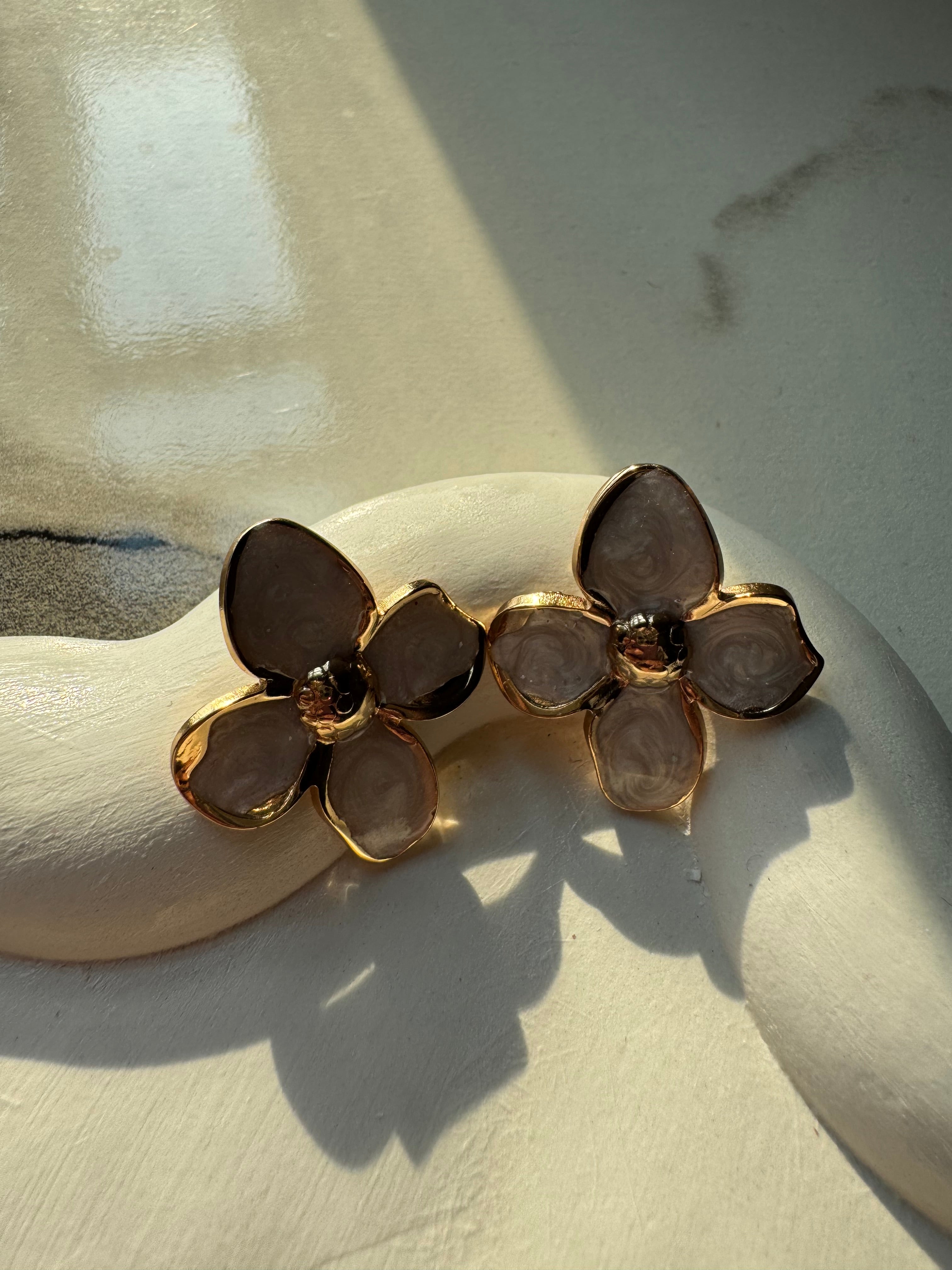 Velvet Floral Studs - White & Gold