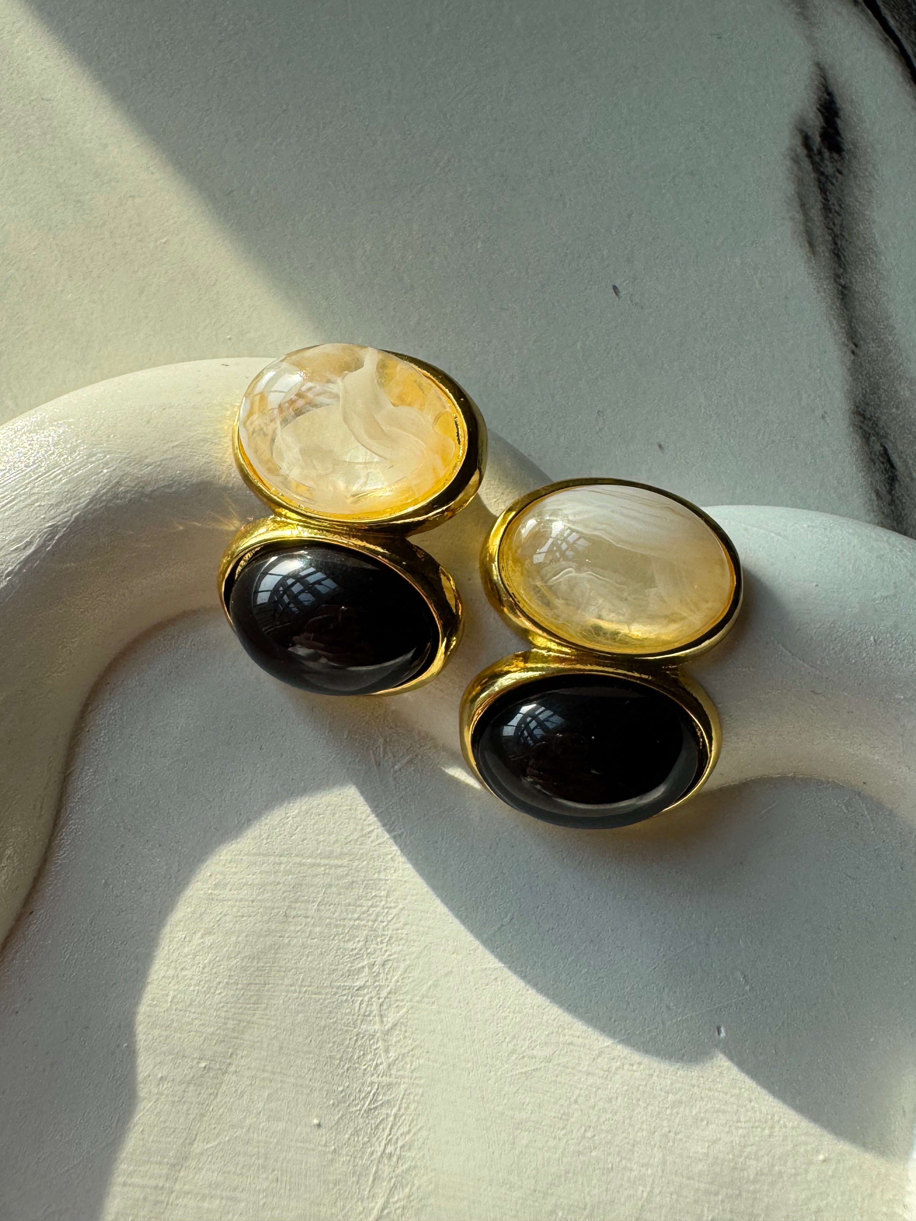 Lina Earrings - White & Black