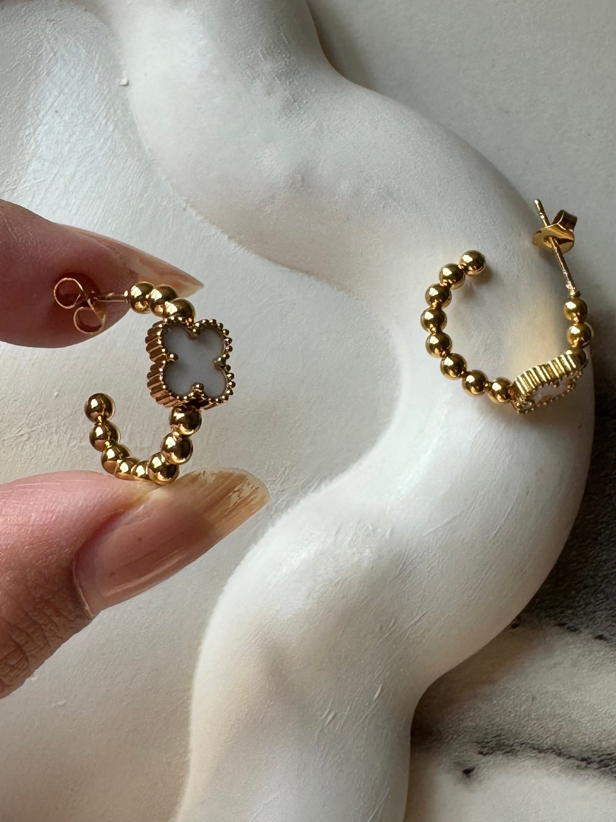 Van cleef Signature Hoops - White