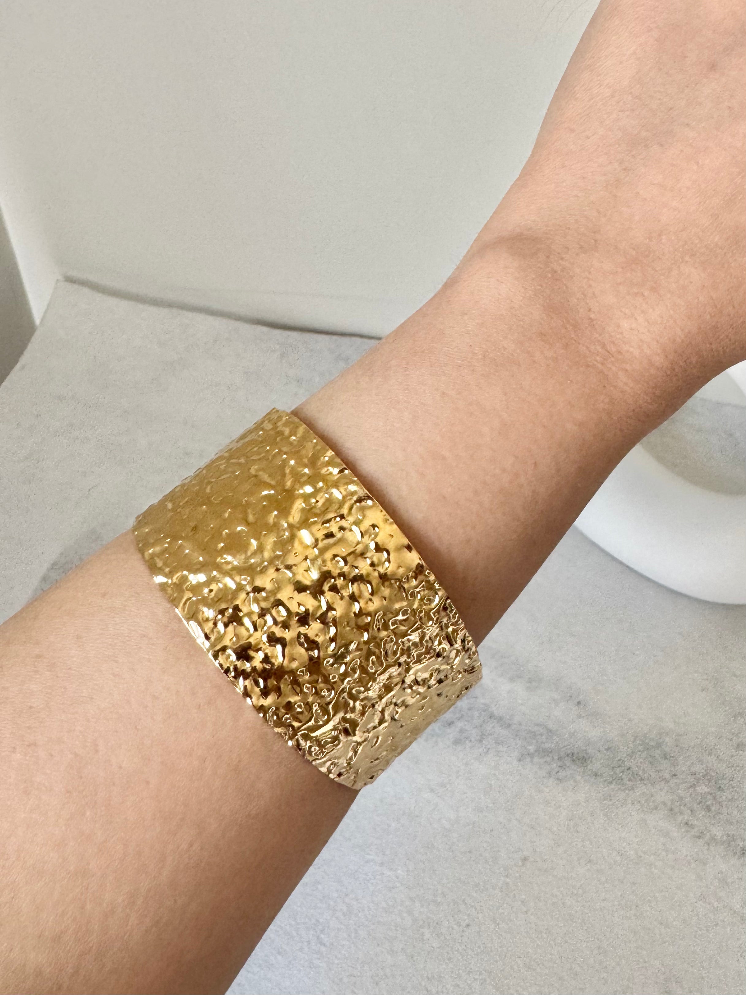 Golden Empress Chunky Bangle