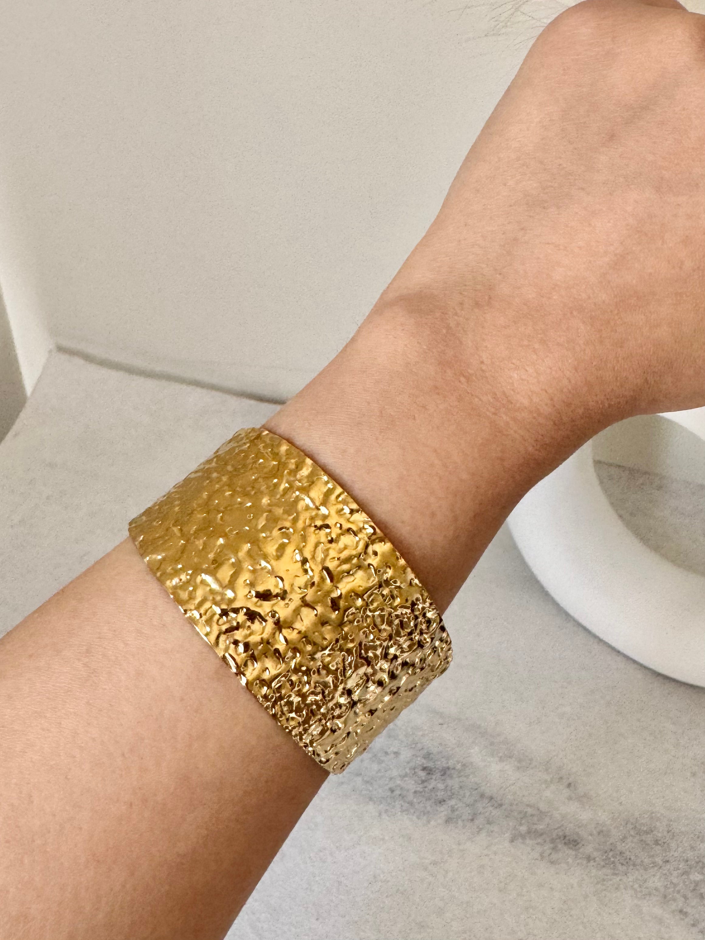 Golden Empress Chunky Bangle