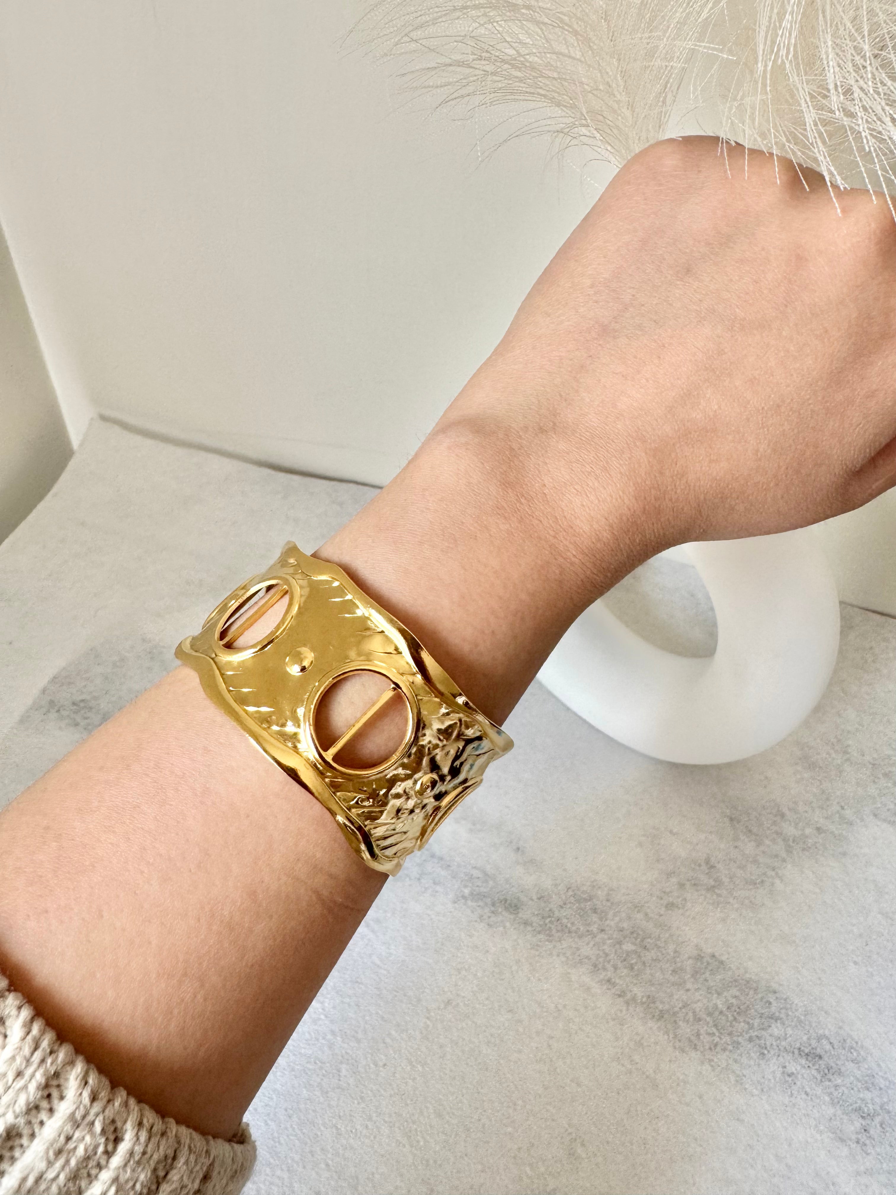 Cloepatra Gold Chunky Bangle