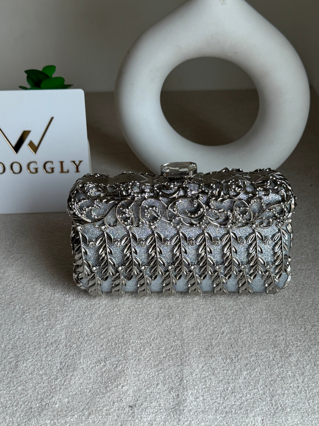 Amour Clutch Silver Metal