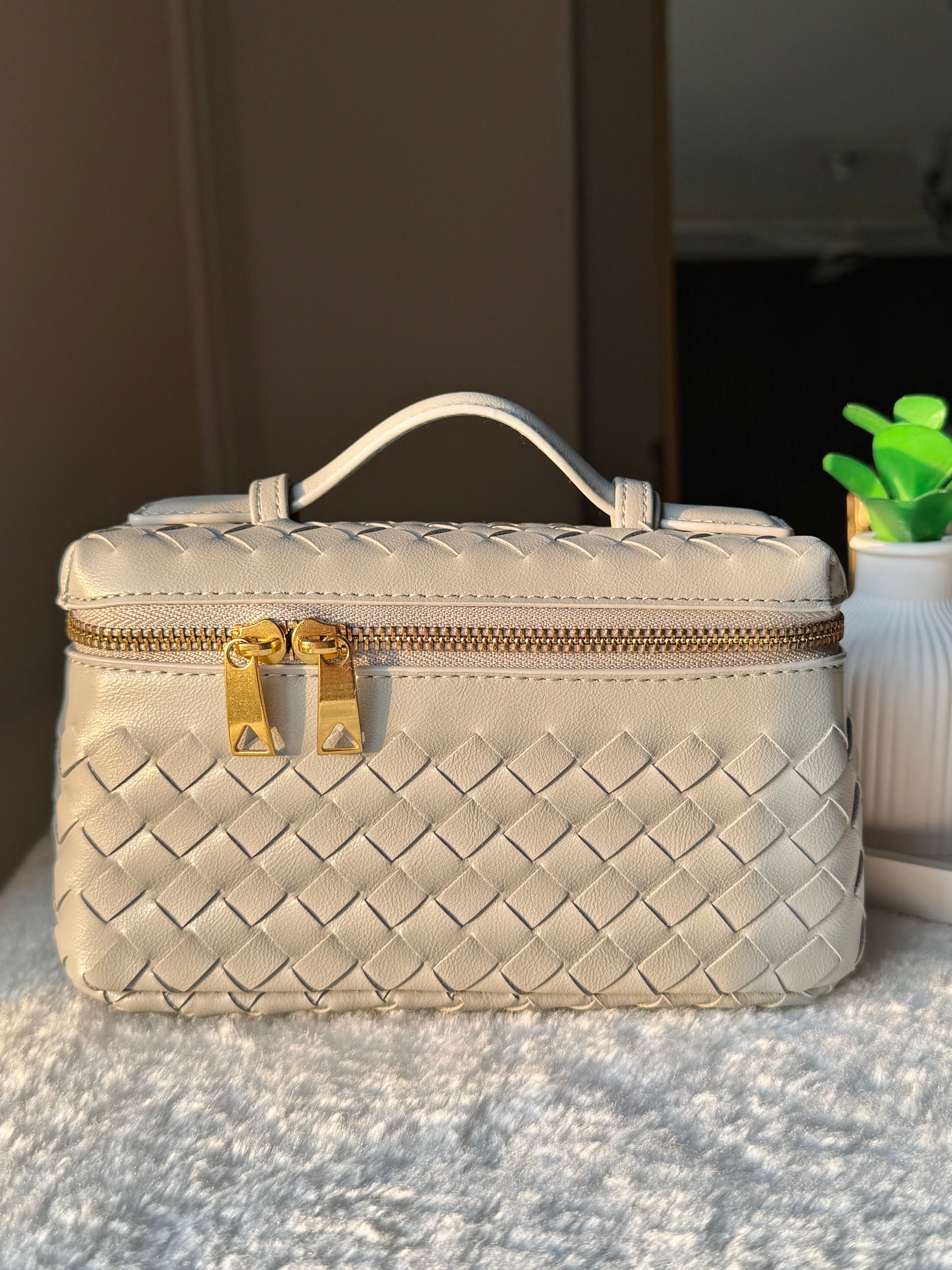 JW Pie Woven Bag with Long Strap (Light Grey)