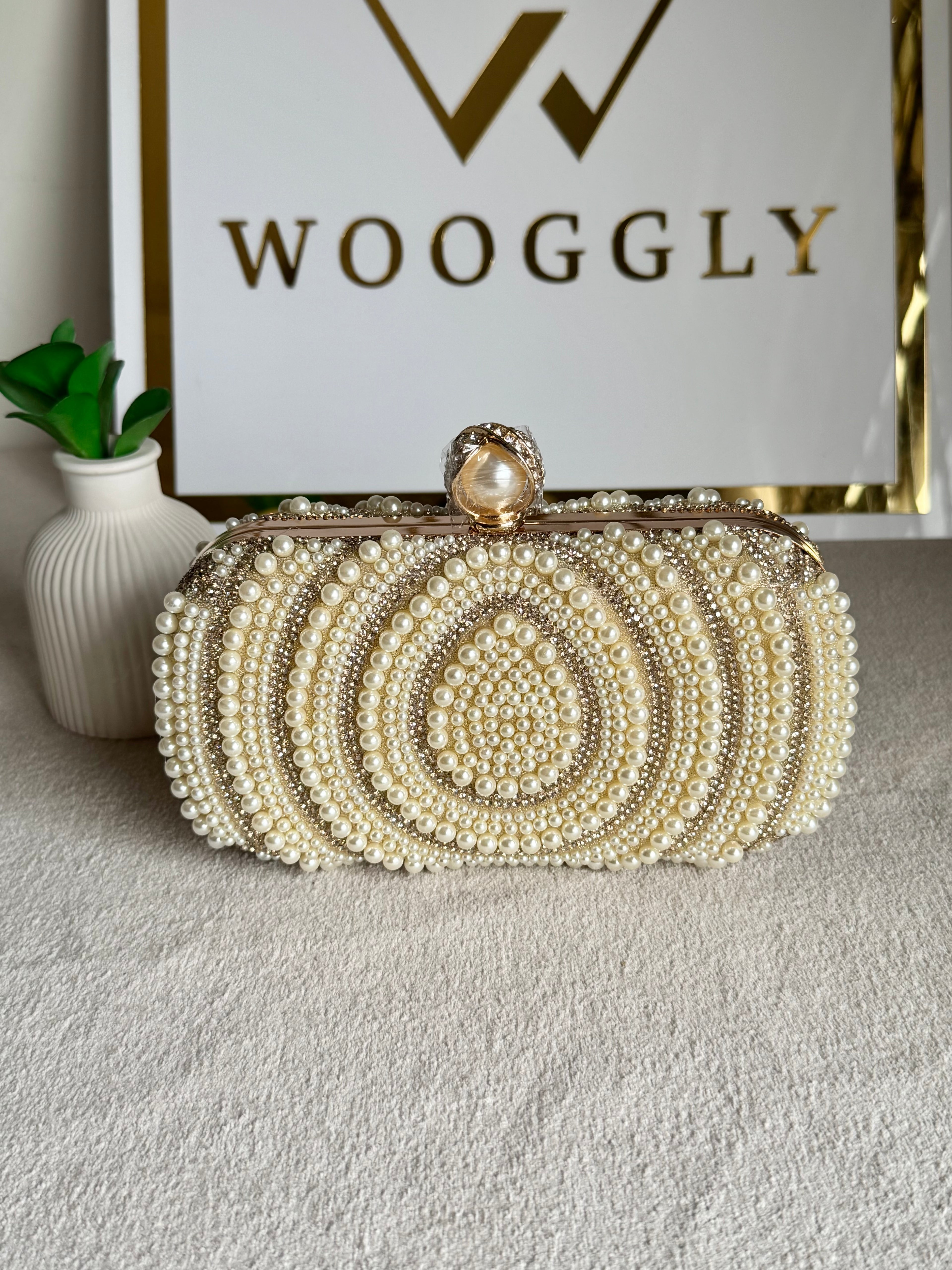 Mahira Pearl Clutch