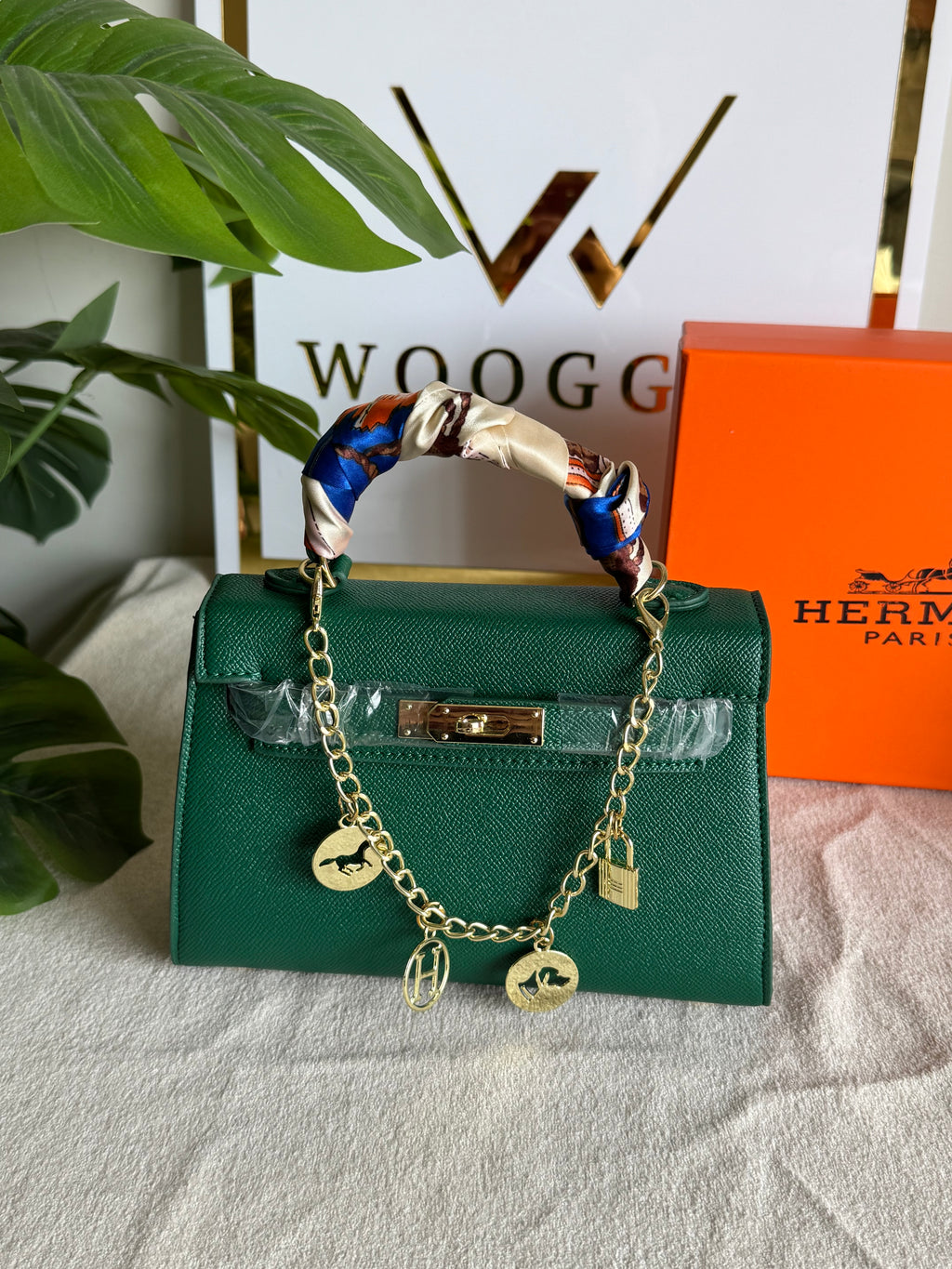 Hermes Kelly BOX PACKING with Chain and Silk Scarf (Green)
